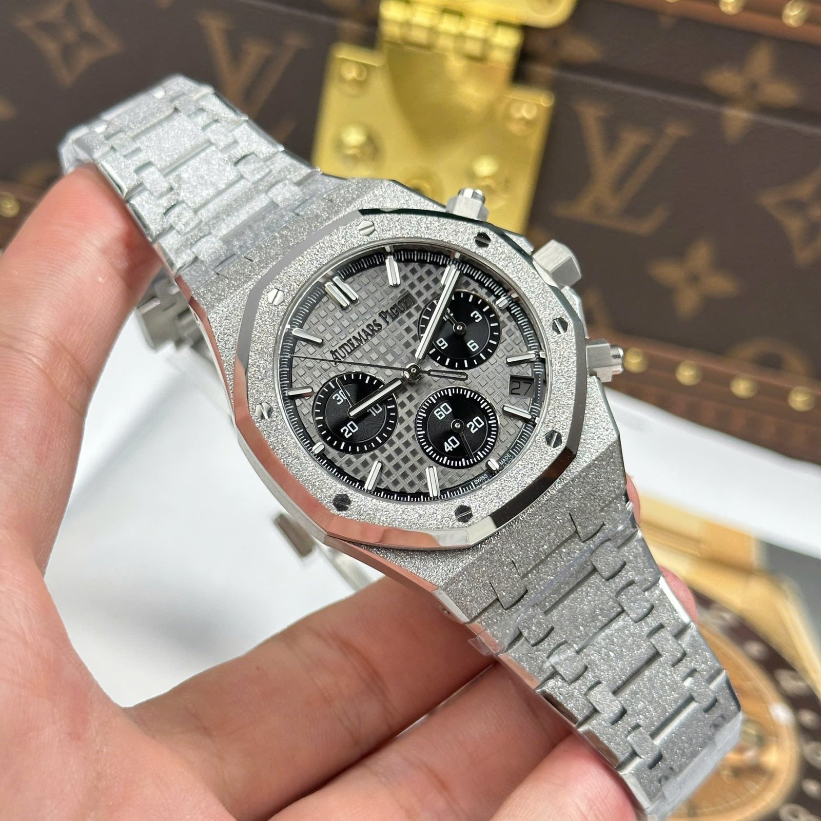 Audemars Piguet Watch Royal Oak Chronograph Frosted Gold 26240 Gray Dial 41mm - Image 3