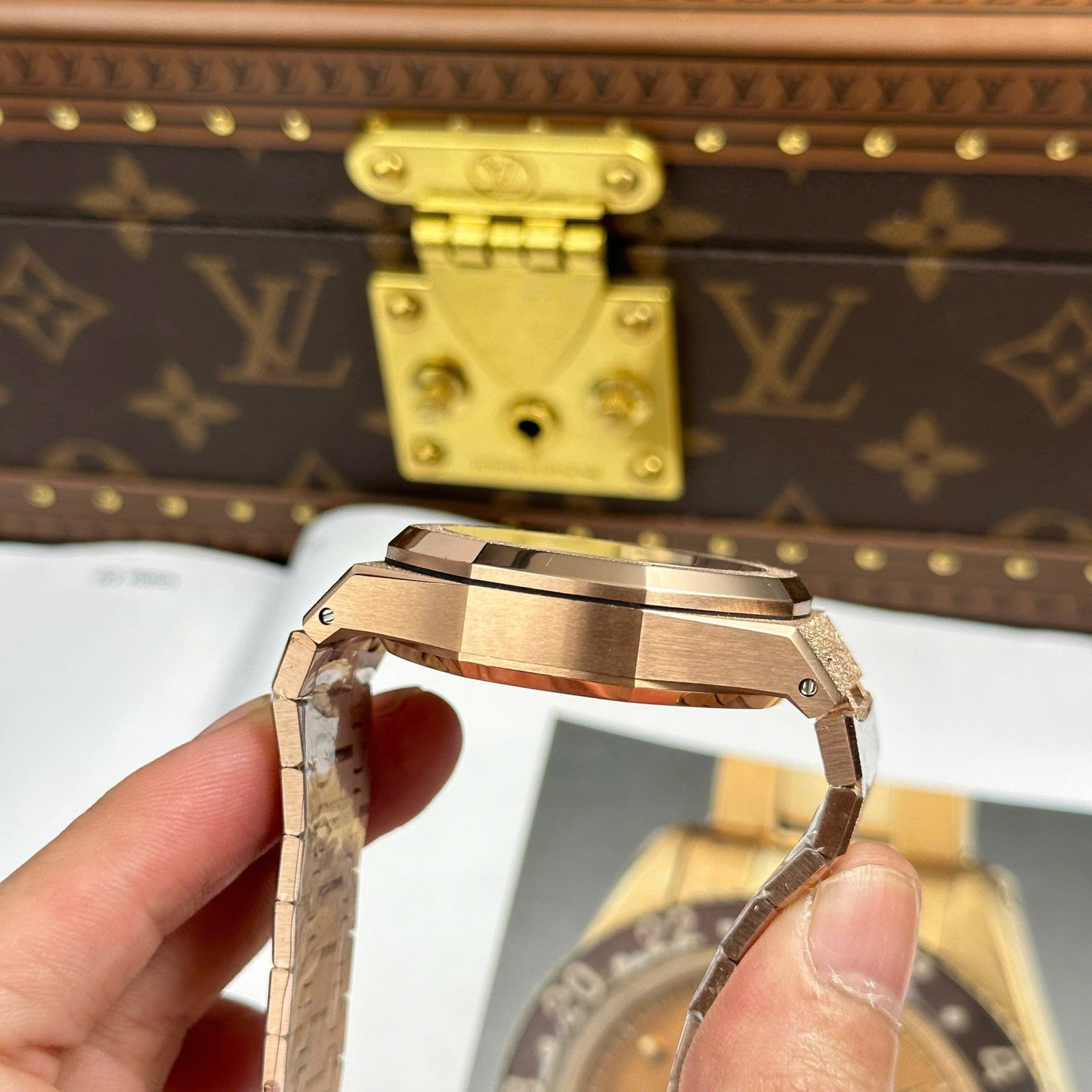 Audemars Piguet Watch Royal Oak Chronograph Frosted Gold 26240 Blue Dial 41mm - Image 9