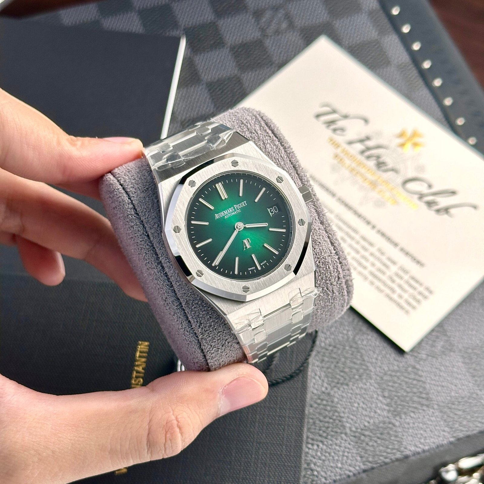 Audemars Piguet Royal Oak Jumbo 16202ST Watch Green Dial 39mm - Image 3
