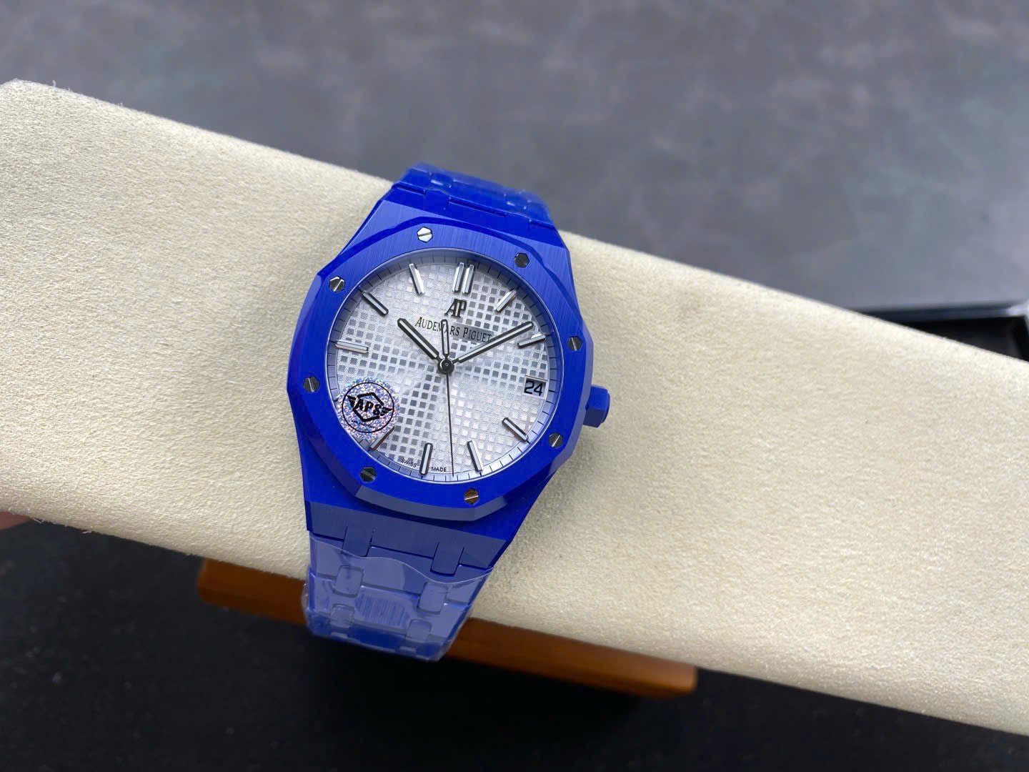 Audemars Piguet Watch Royal Oak 15500 Ceramic Blue 41mm - Image 2
