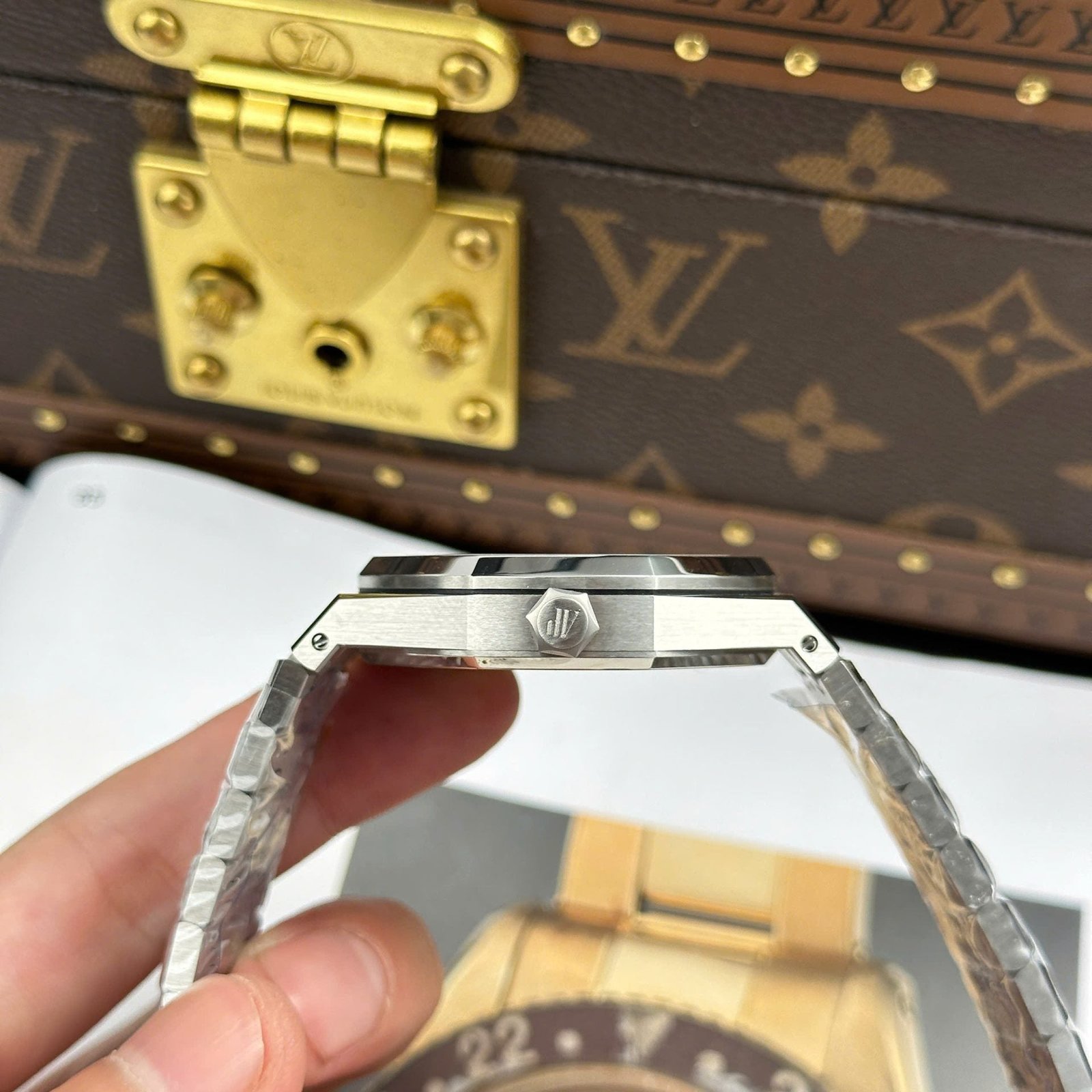 Audemars Piguet Royal Oak 15510ST Black Dial 41mm - Image 7