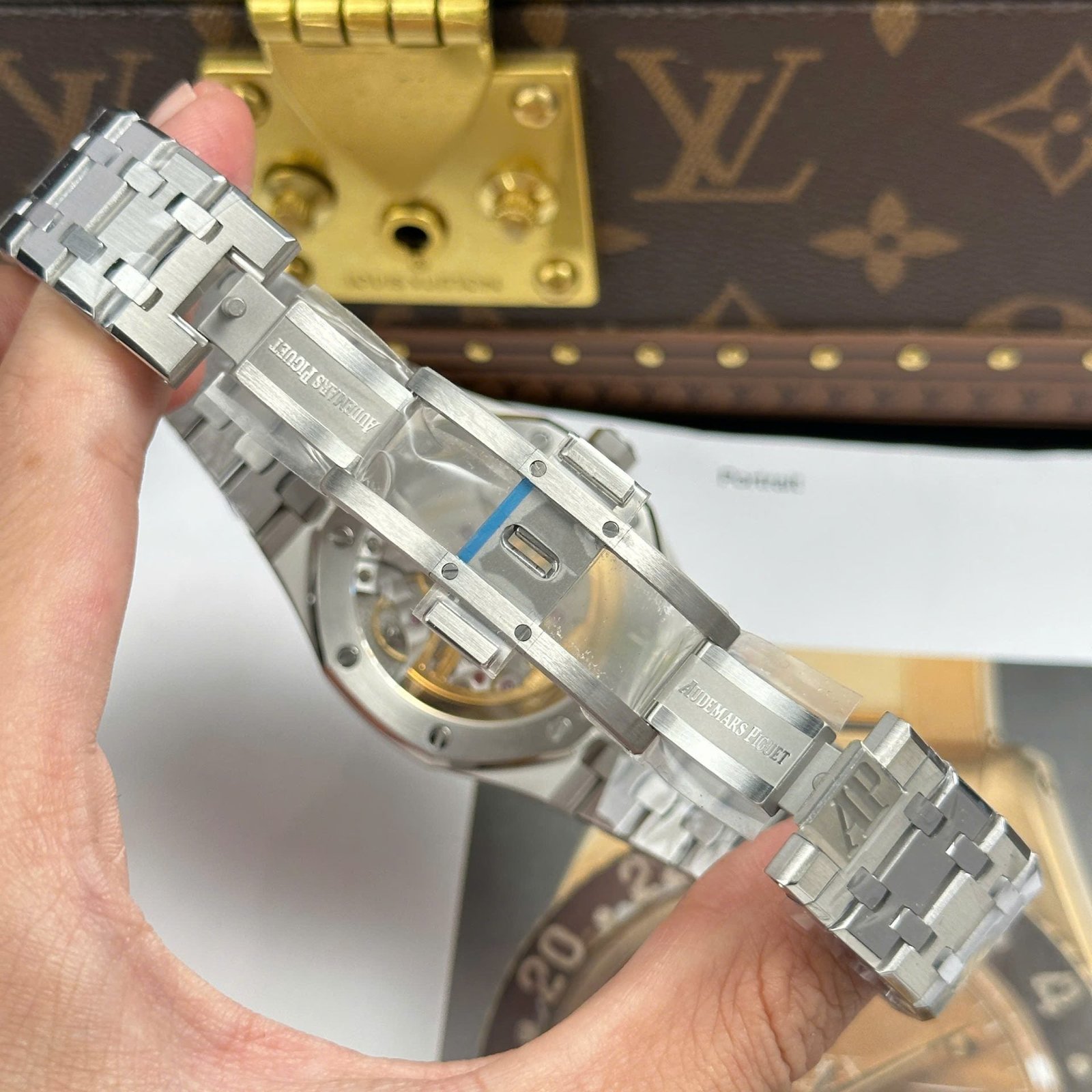 Audemars Piguet Royal Oak 15510ST Black Dial 41mm - Image 10