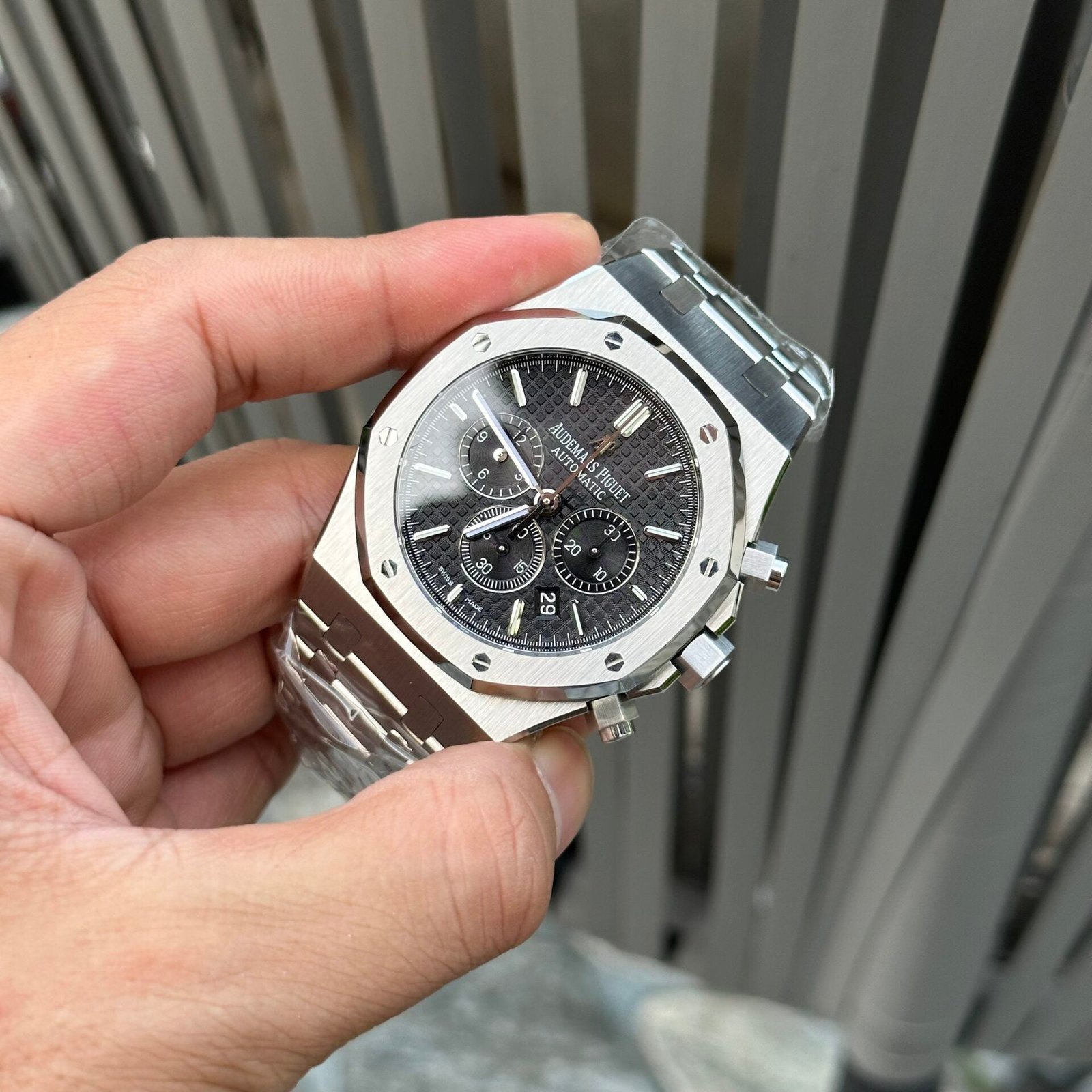 Audemars Piguet Royal Oak 26331ST Gray Dial Watch 41mm - Image 4