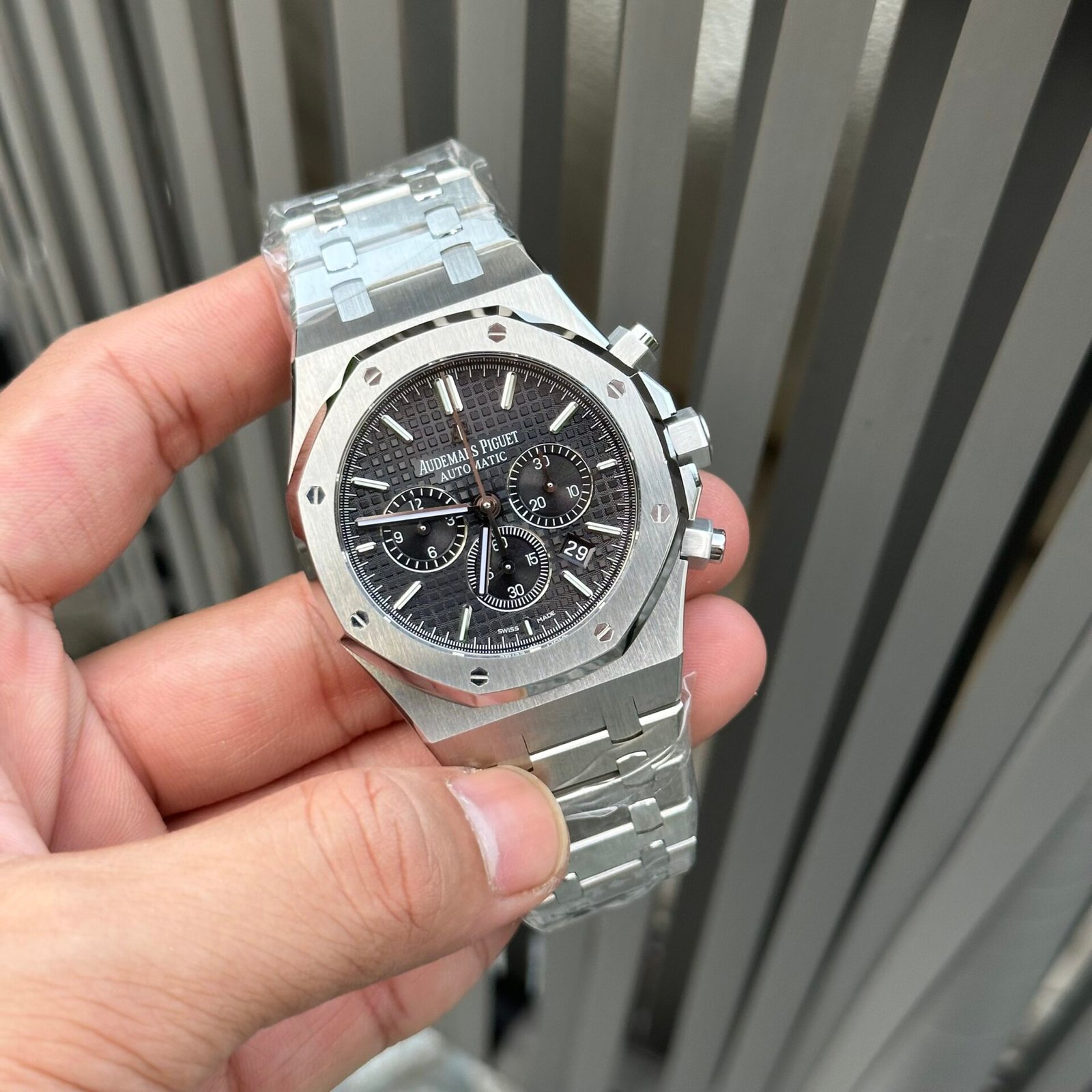 Audemars Piguet Royal Oak 26331ST Gray Dial Watch 41mm - Image 3