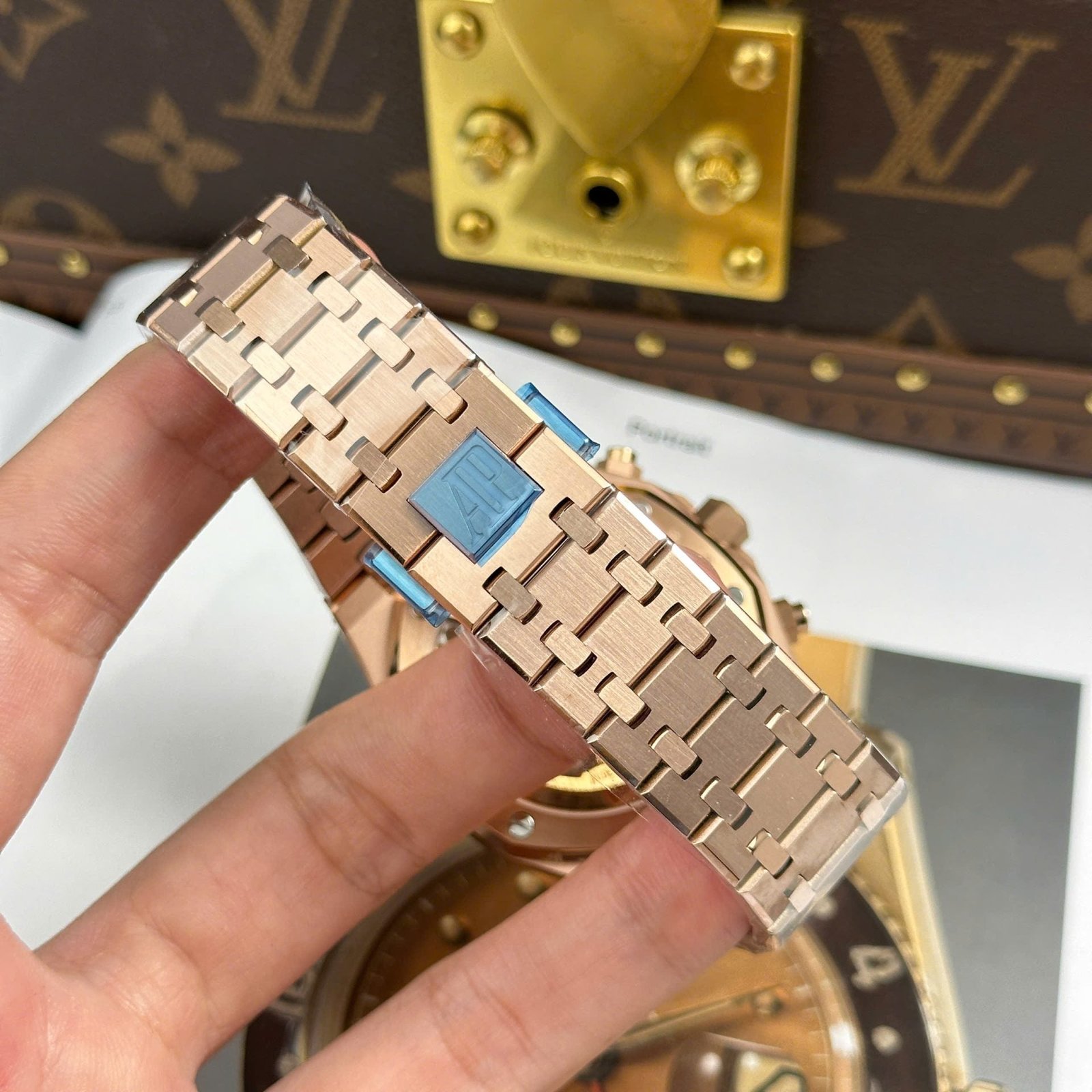 Audemars Piguet Watch Royal Oak Chronograph 26239 Blue Dial New 2025 41mm - Image 11