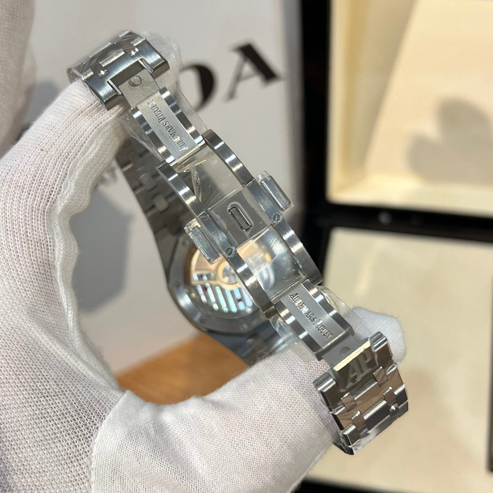 Audemars Piguet Royal Oak Women’s Watch With Diamonds 34mm - Image 5