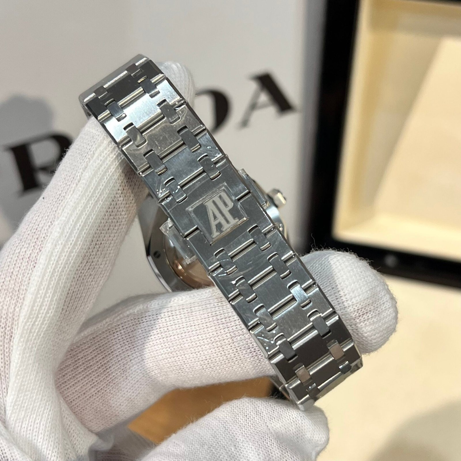 Audemars Piguet Royal Oak Women’s Watch With Diamonds 34mm - Image 6