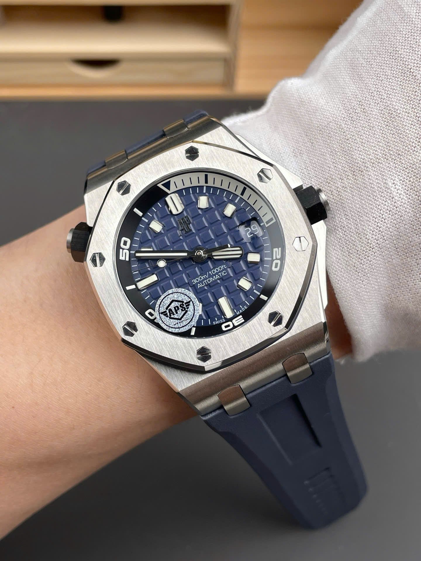 Audemars Piguet Watch Royal Oak Offshore 15720ST Blue Rubber Strap 42mm - Image 9