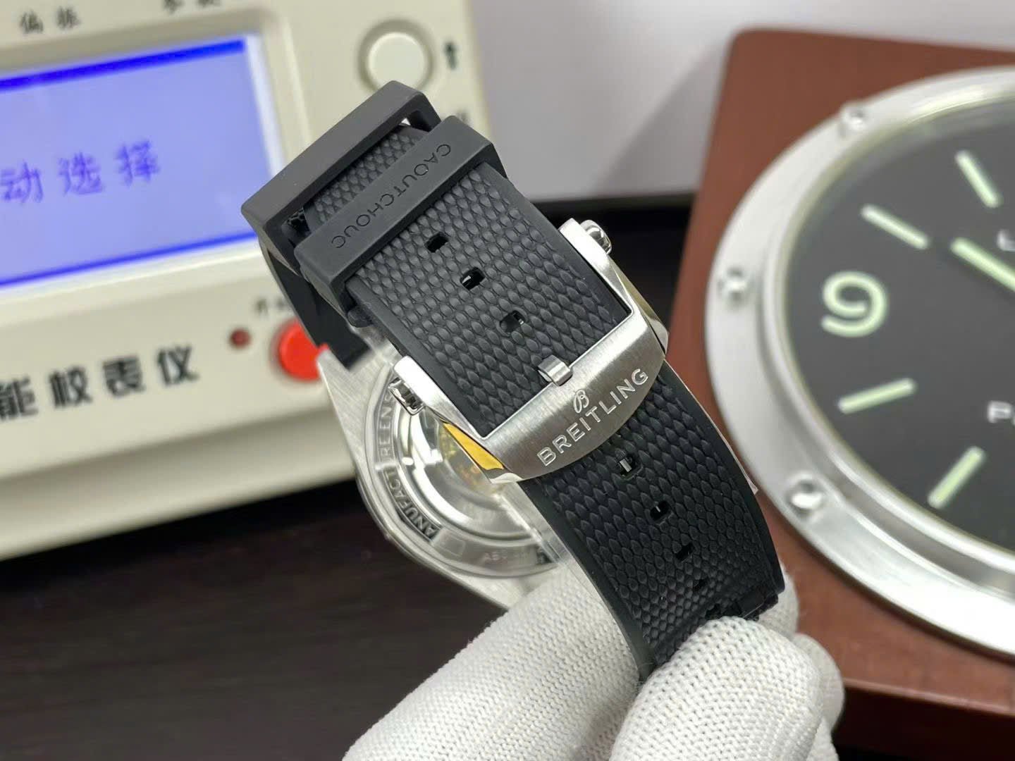 Breitling Watch Super Chronomat B01 Ice Blue Dial Rubber Strap 44mm - Image 7