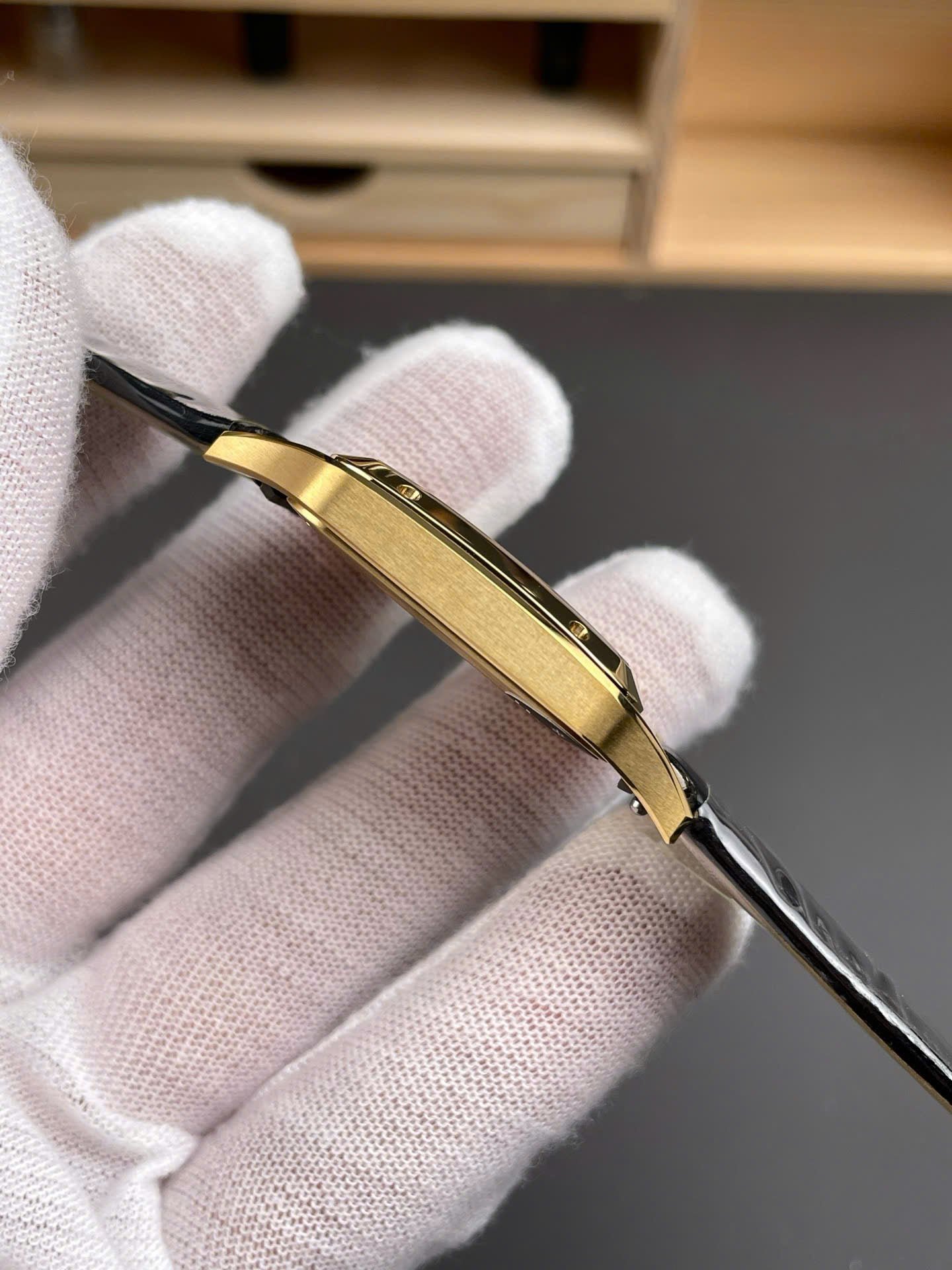 Cartier Santos-Dumont WGSA0077 Watch Men Leather Strap Black 43,5×31,4mm - Image 7