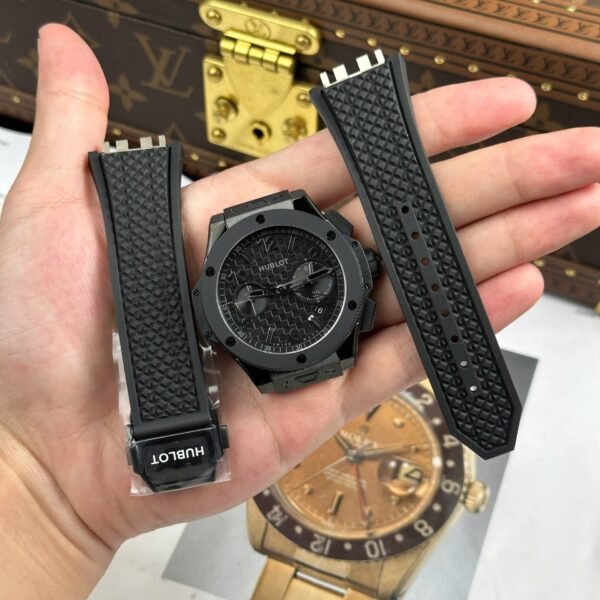 Hublot Big Bang Ceramic All Black Chronograph 43mm - Image 2