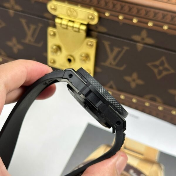 Hublot Big Bang Ceramic All Black Chronograph 43mm - Image 10