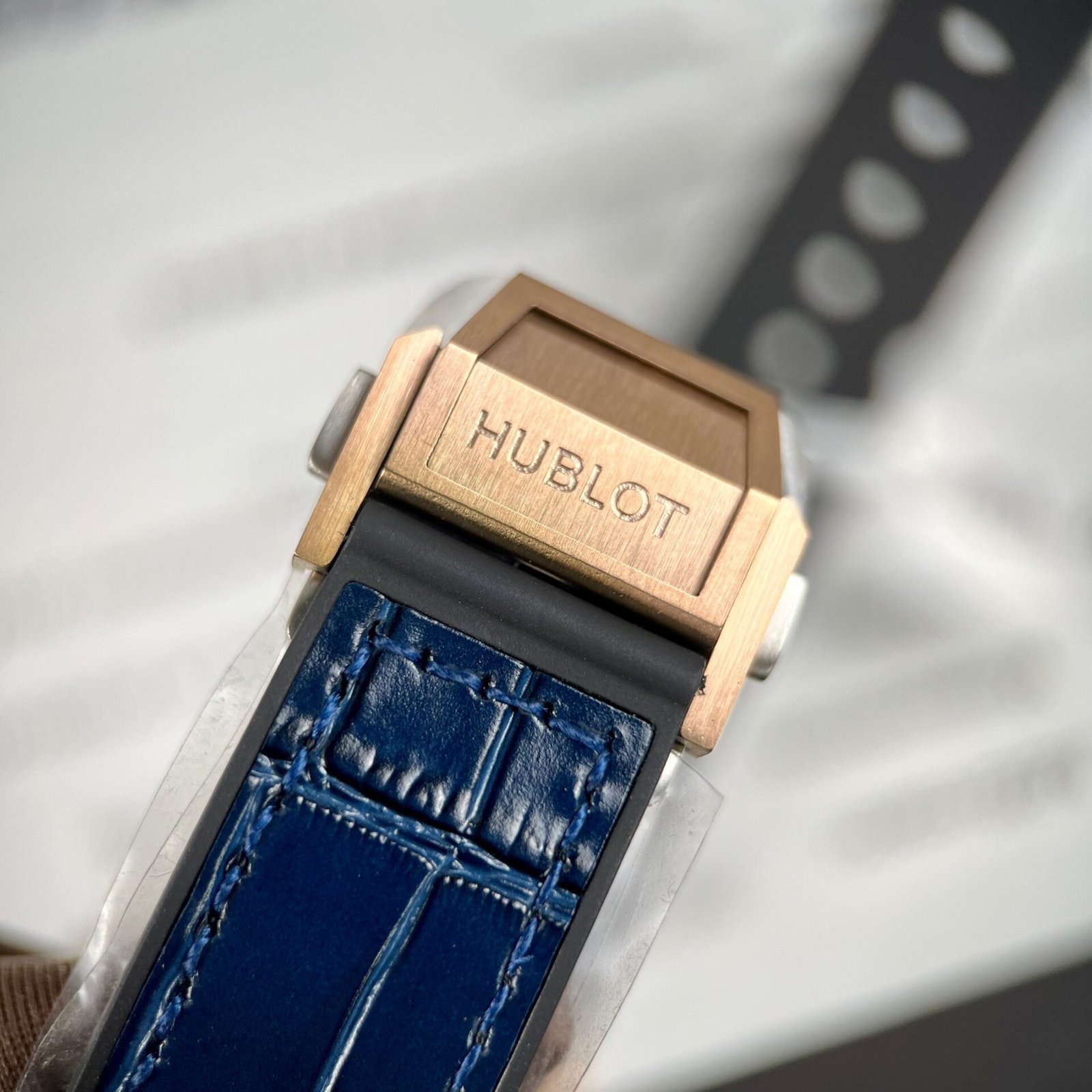 Hublot Big Bang Watch Blue Dial With Moissanite Diamond 39mm - Image 8