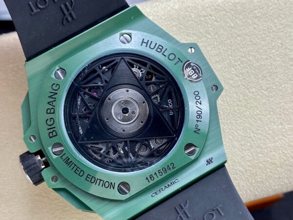 Hublot Big Bang Sang Bleu II  Watch Ceramic Green 44mm - Image 7
