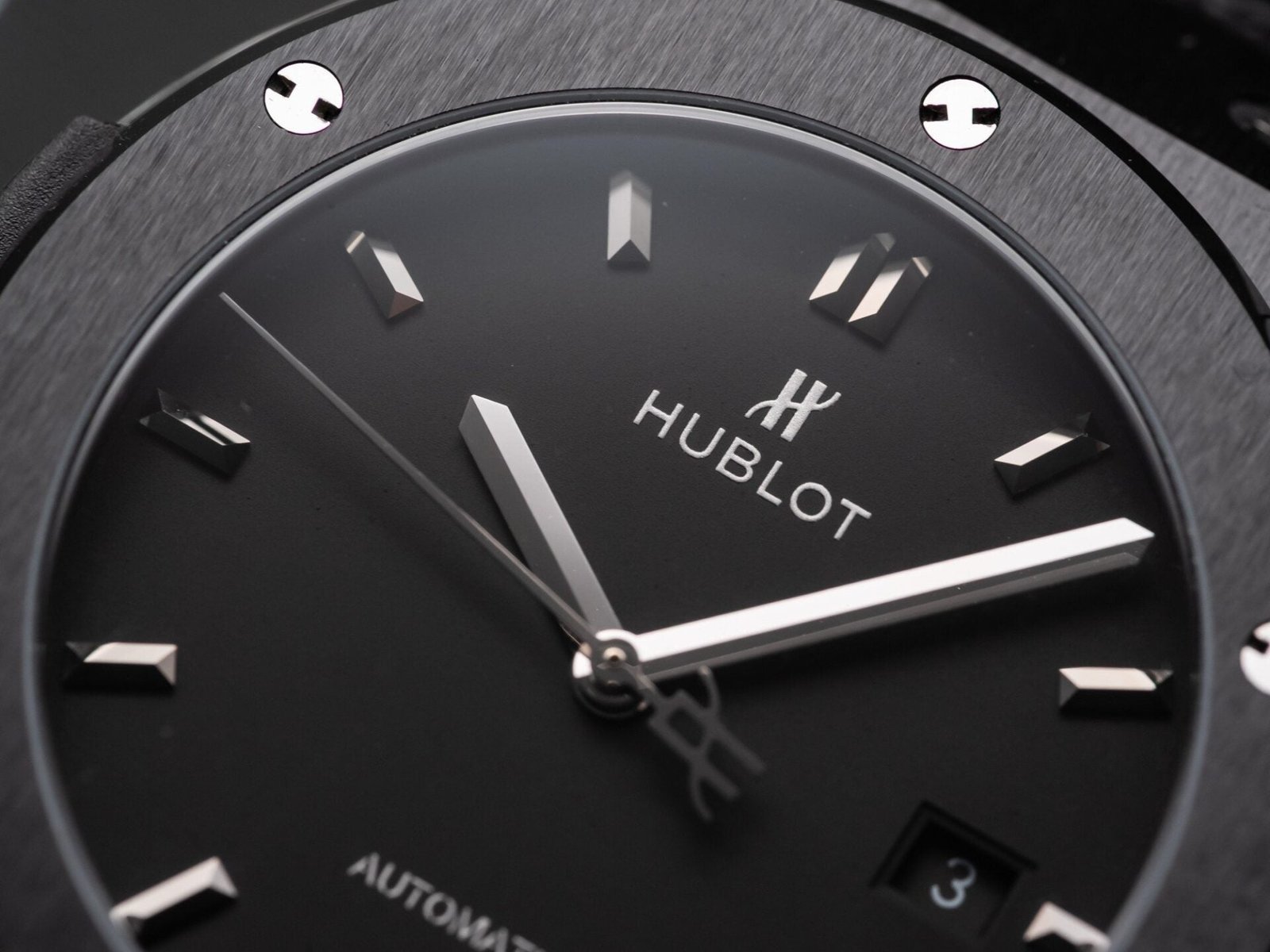 Hublot Classic Fusion Watch Ceramic Carbon Dial Leather Strap 42mm - Image 4