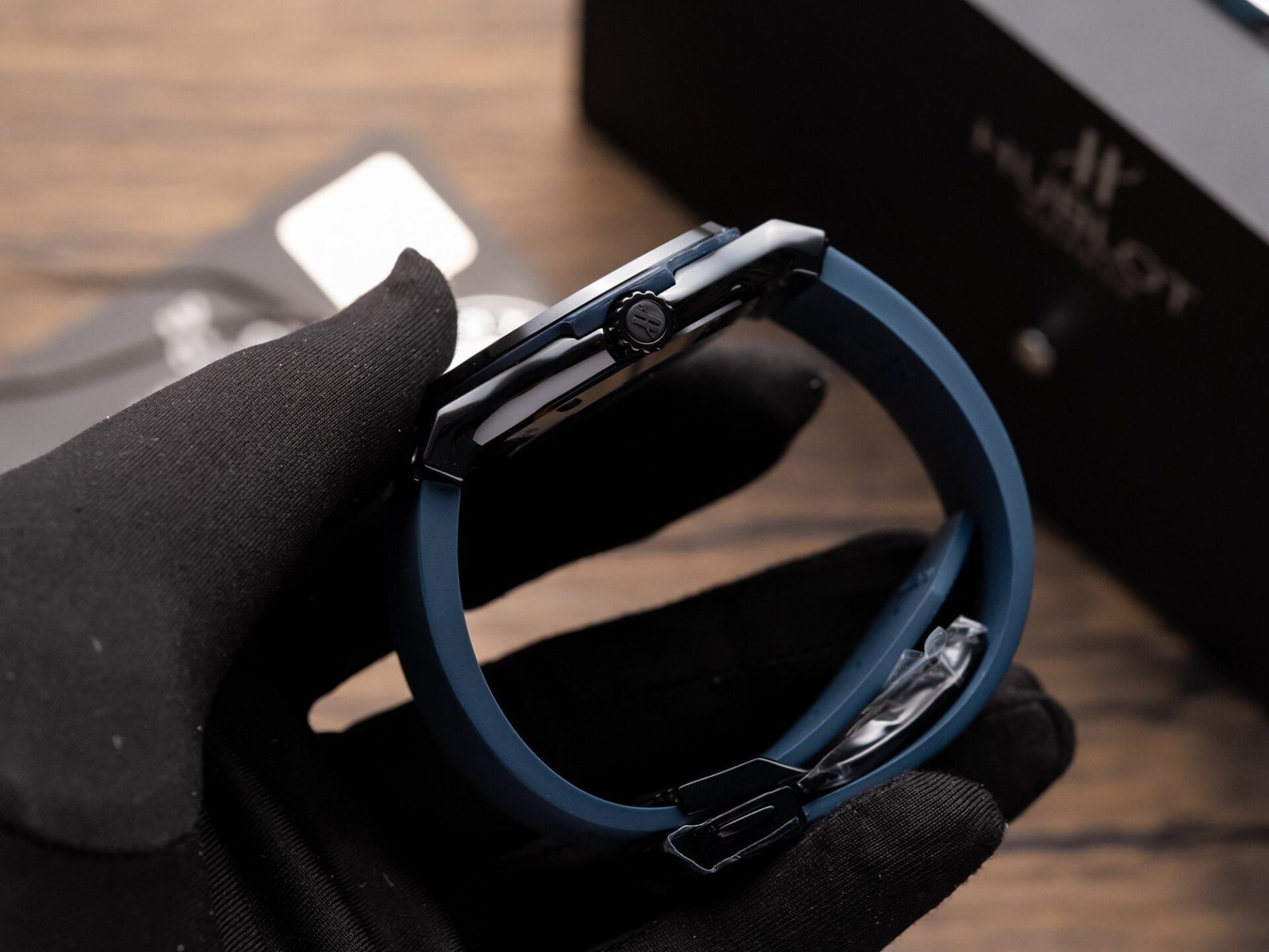 Hublot Classic Fusion Ceramic Blue Dial Rubber Strap 42mm - Image 4