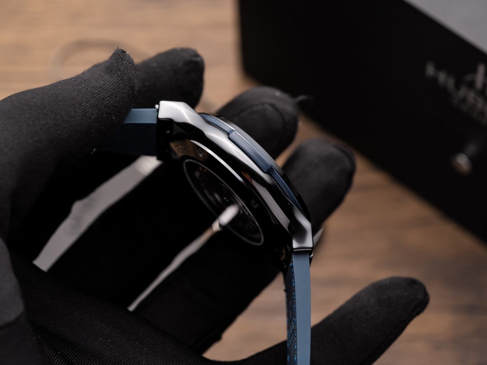 Hublot Classic Fusion Ceramic Blue Dial Watch Leather Strap 42mm - Image 7