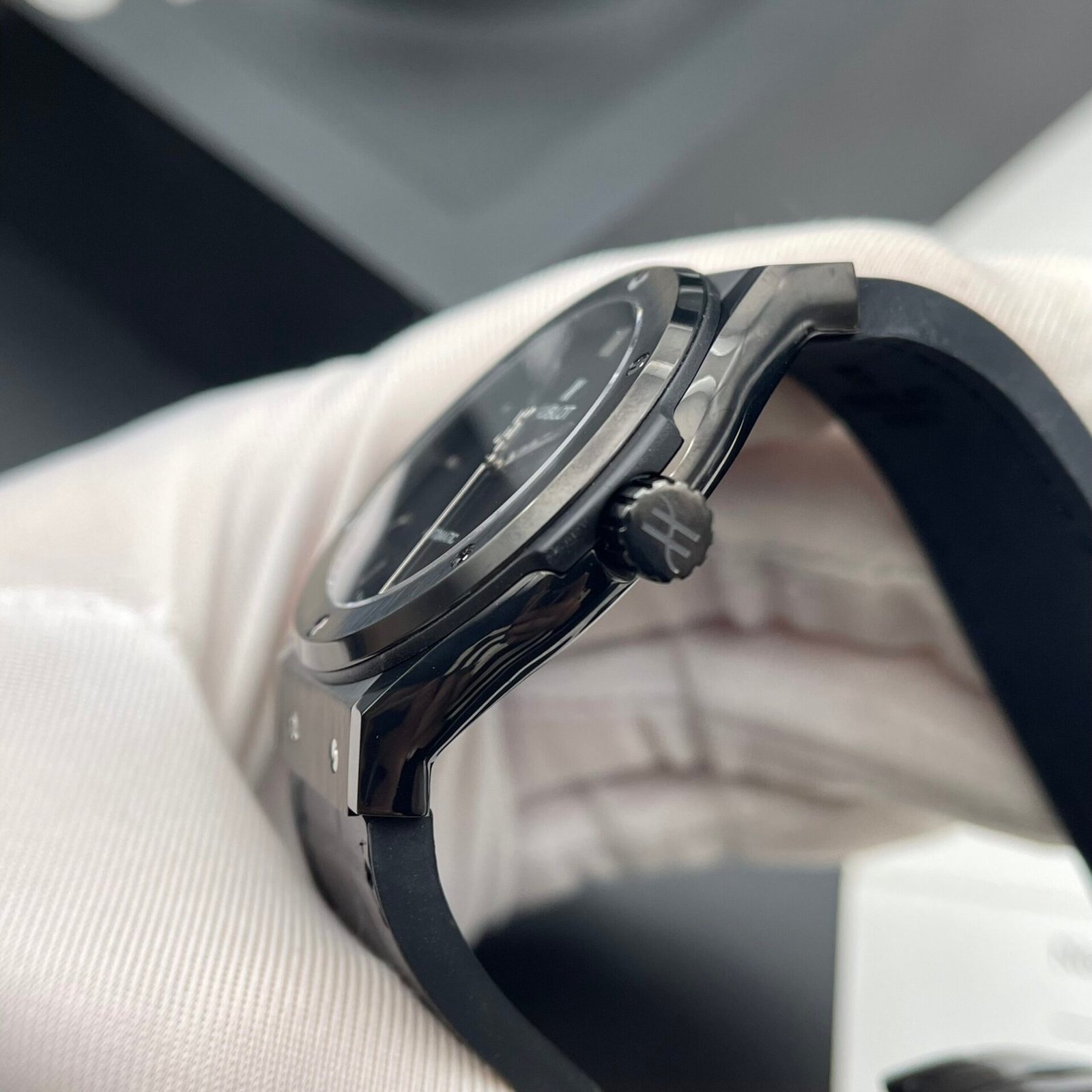 Hublot Classic Fusion Ceramic Watch Black Dial 42mm - Image 4