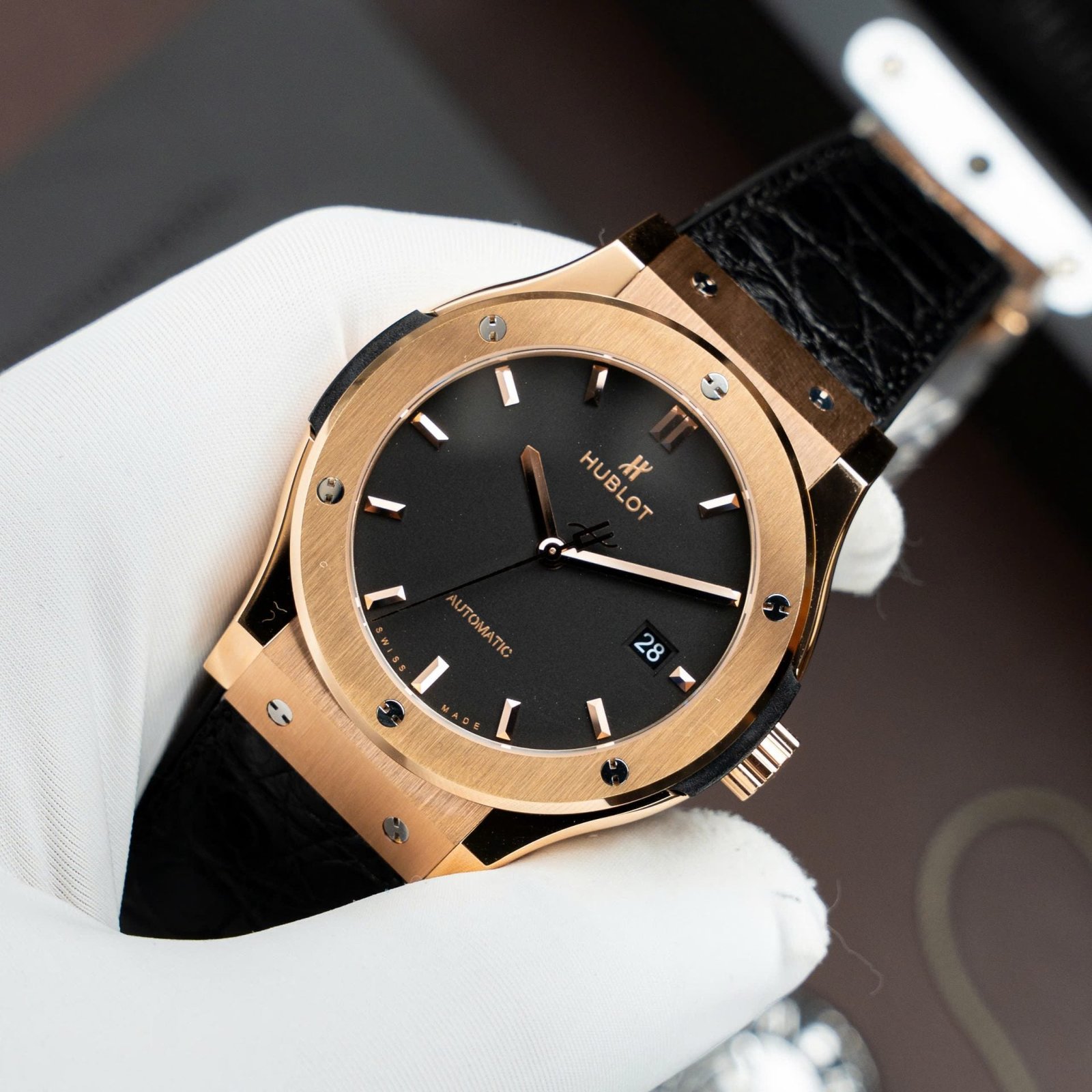 Hublot Classic Fusion King Gold Watch Black Dial Movement SW300 Crocodile Leather Strap 42mm - Image 2
