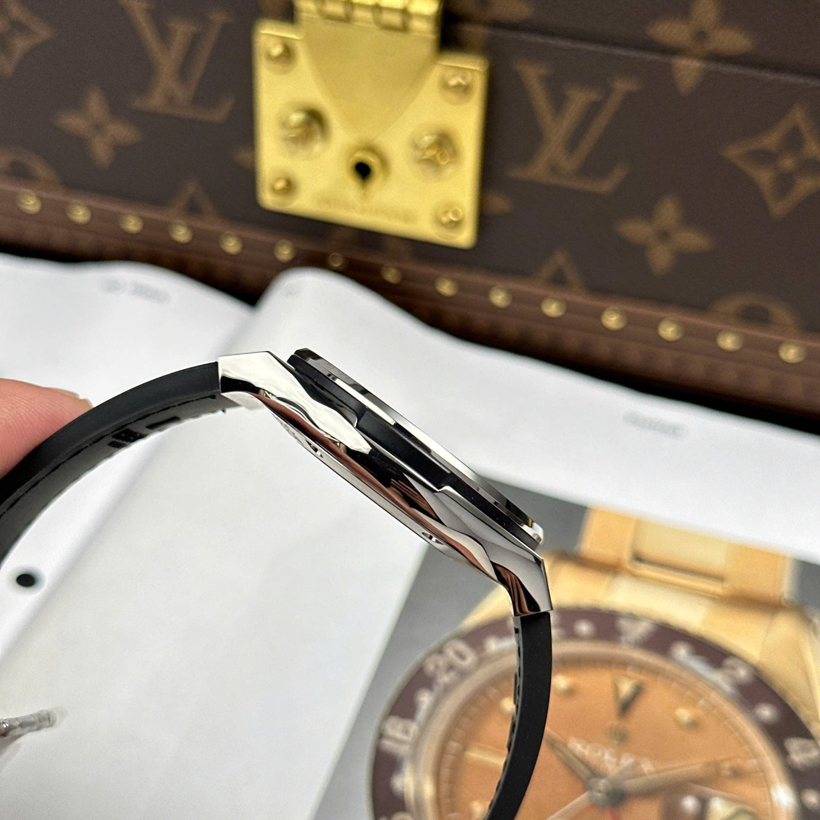 Hublot Classic Fusion Black Watch Weight 84 Grams Super Light 42mm - Image 10