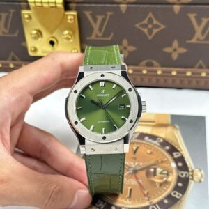 Hublot Classic Fusion Green Watch Weight 84 Grams Super Light 42mm