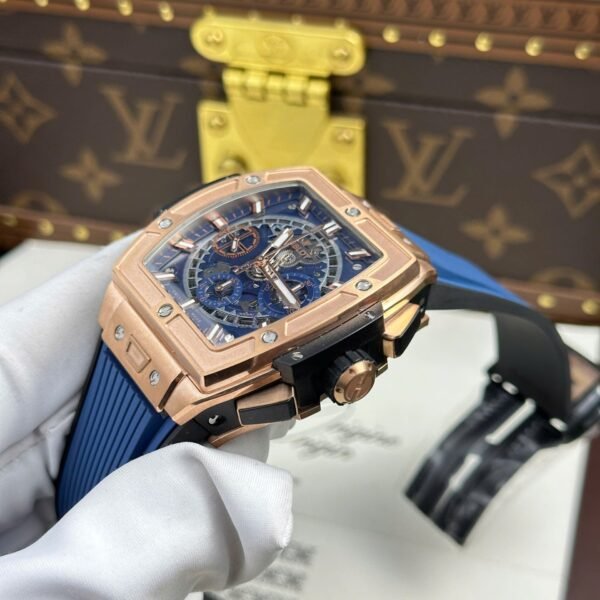 Hublot Spirit Of Big Bang King Gold  Watch Dial Blue 42mm - Image 4