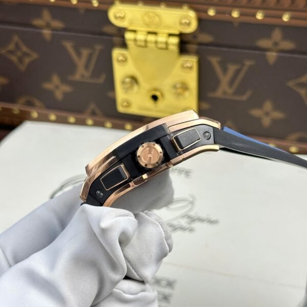 Hublot Spirit Of Big Bang King Gold  Watch Dial Blue 42mm - Image 6