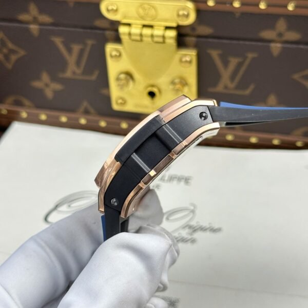 Hublot Spirit Of Big Bang King Gold  Watch Dial Blue 42mm - Image 7