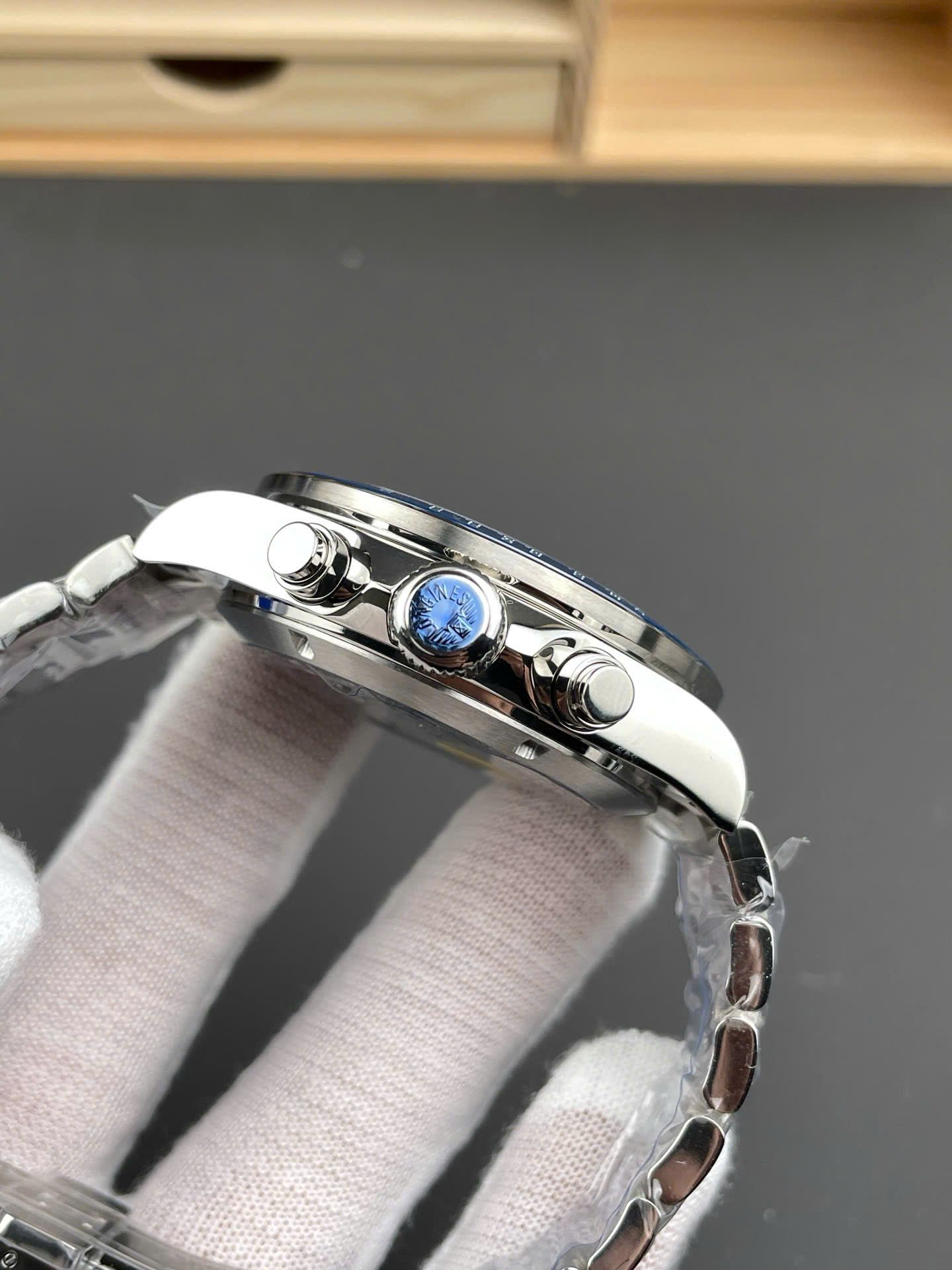 Longines Conquest Chronograph Watch White Dial 42mm - Image 5