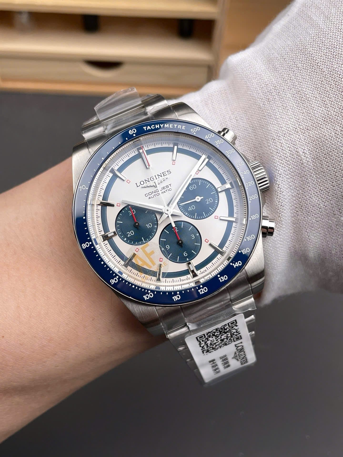 Longines Conquest Chronograph Watch White Dial 42mm - Image 4