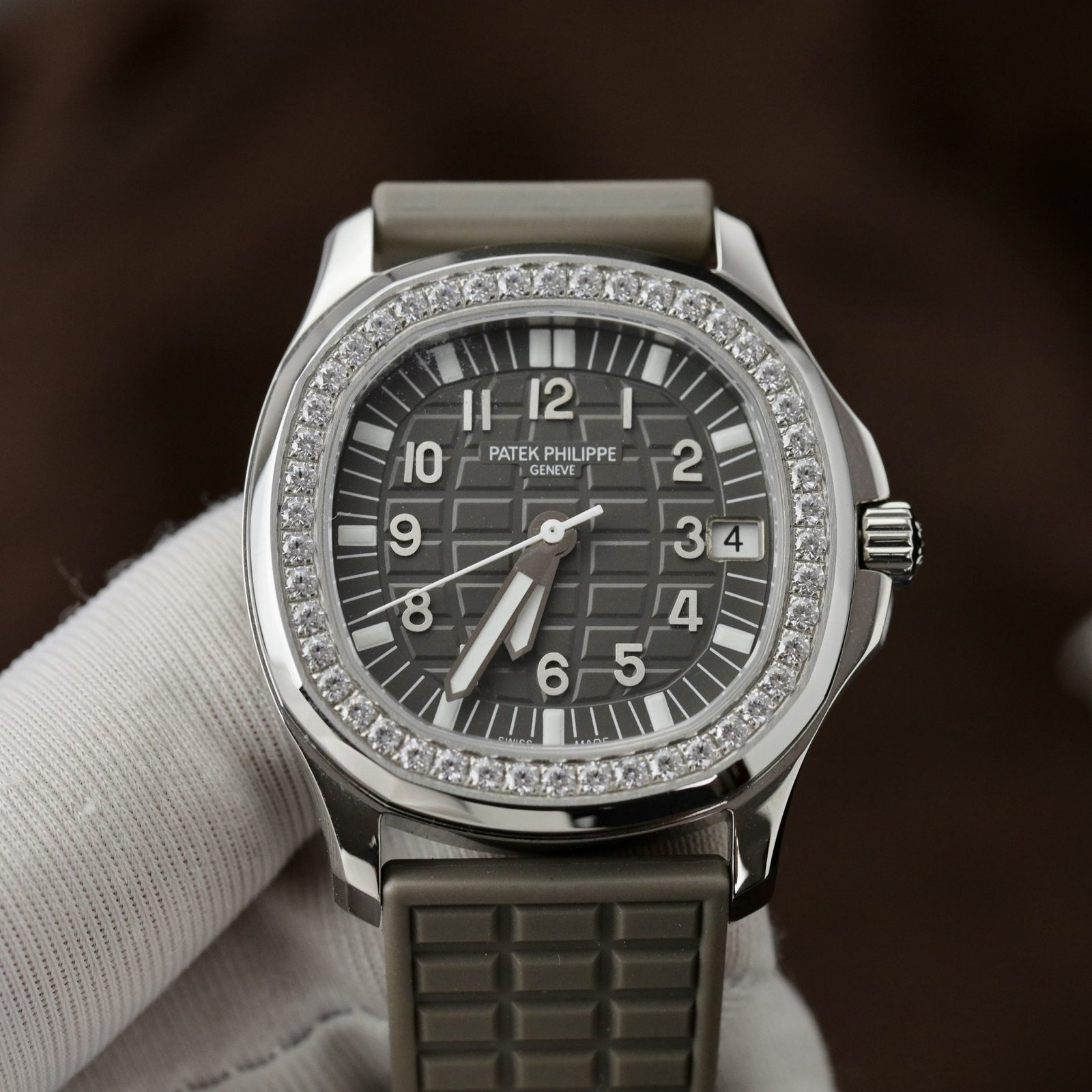 Patek Philippe Watch Aquanaut 5067 Gray Dial Rubber Strap 35.6mm - Image 3