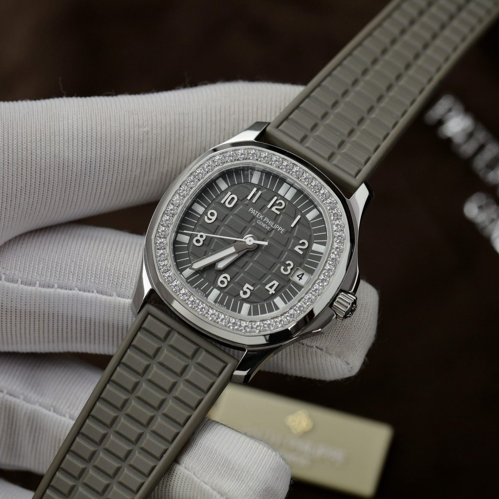 Patek Philippe Watch Aquanaut 5067 Gray Dial Rubber Strap 35.6mm - Image 2