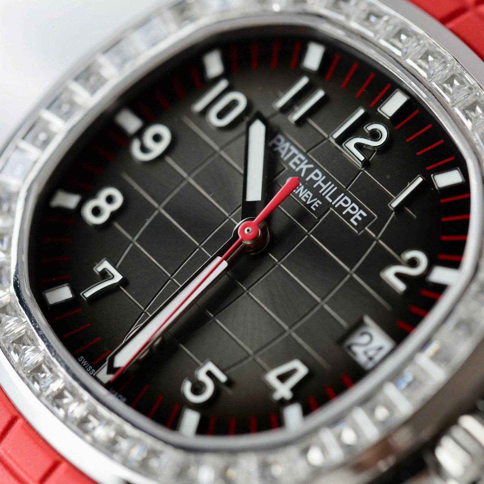 Patek Philippe Aquanaut 5167 Red Watch Moissanite Diamonds Baguette 40mm - Image 4