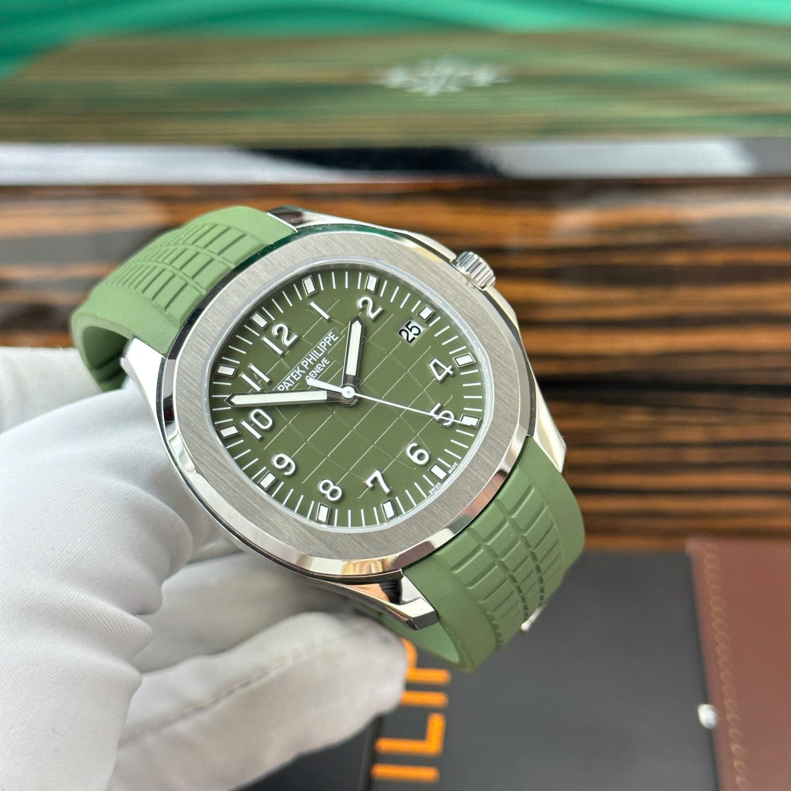 Patek Philippe Aquanaut 5168G Watch 42.2mm - Image 4