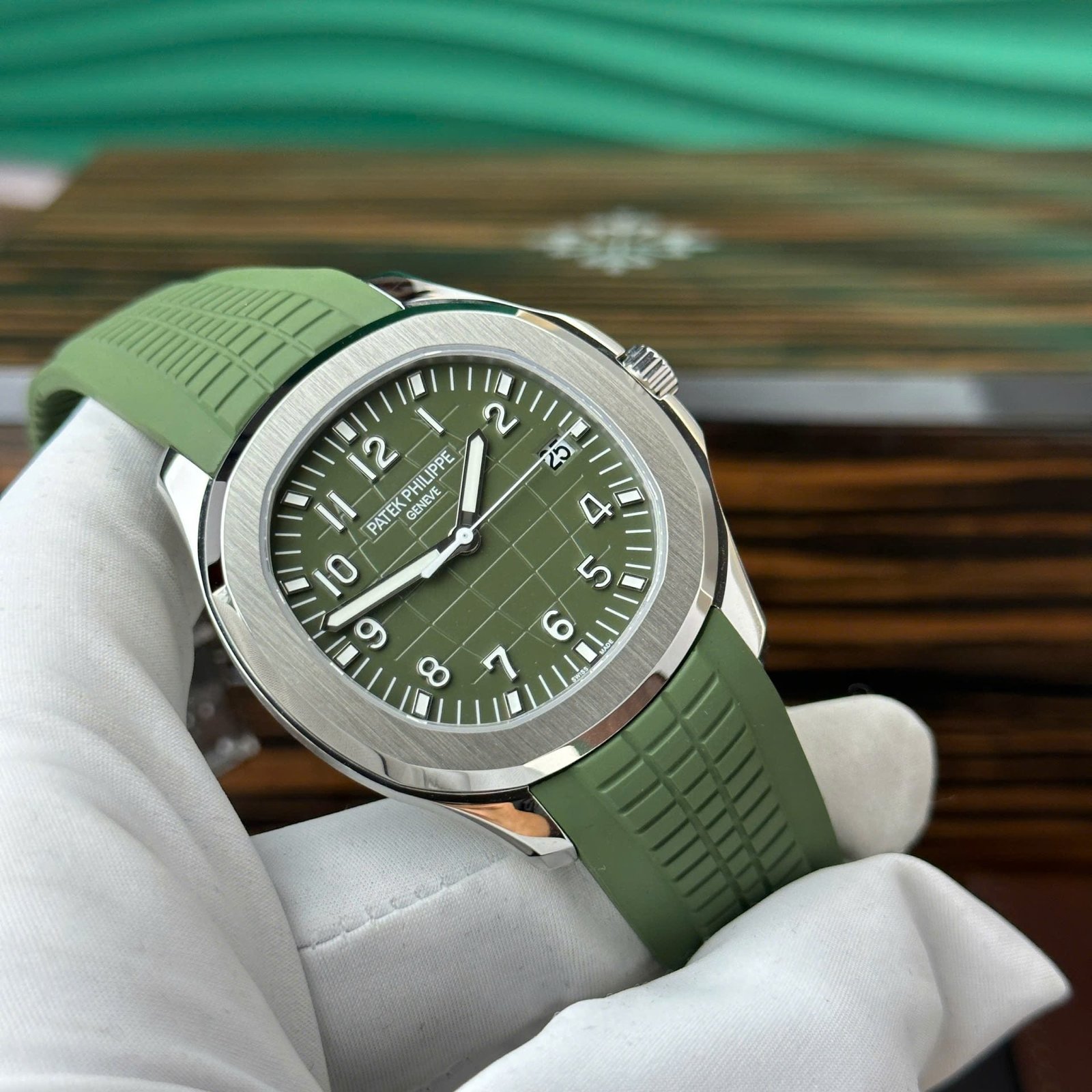 Patek Philippe Aquanaut 5168G Watch 42.2mm - Image 3