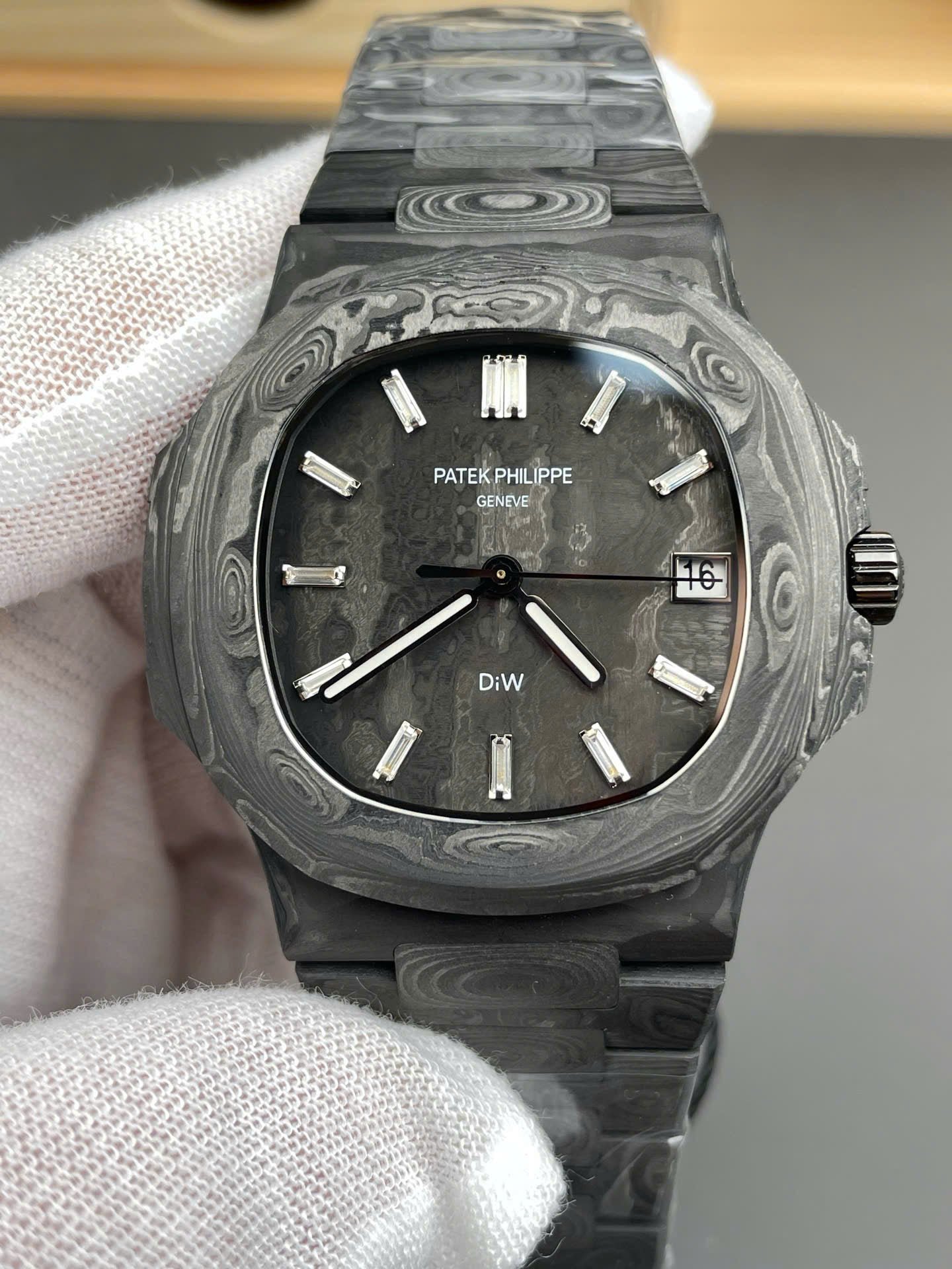 Patek Philippe Watch Natilus 5711 DIW Carbon Ultra Light Swis Movement 40mm - Image 3