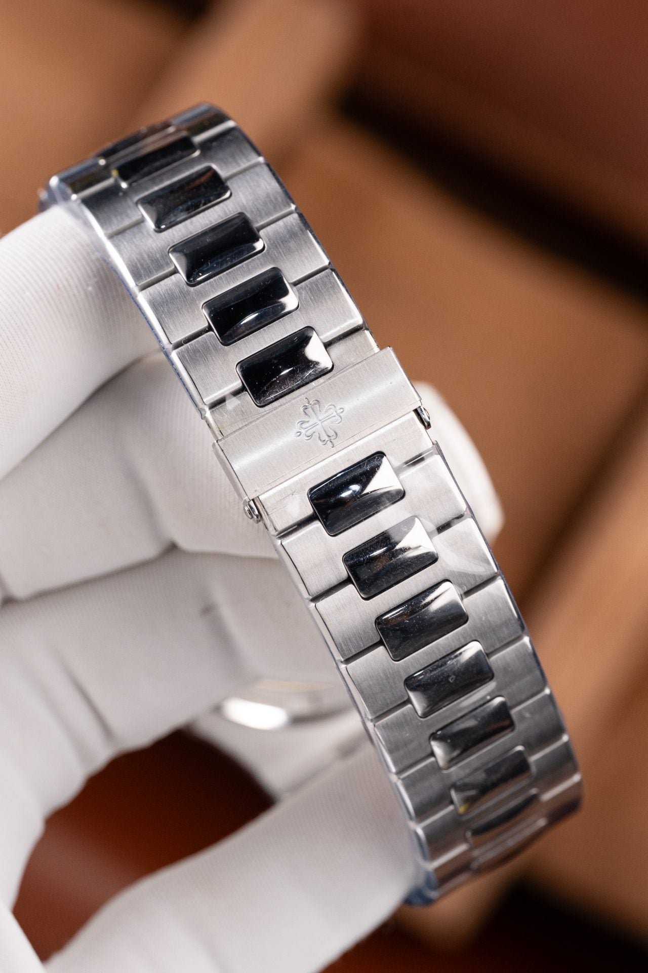 Patek Philippe Nautilus 5711 Tiffany Dial Metal Wire Watch 40mm - Image 12