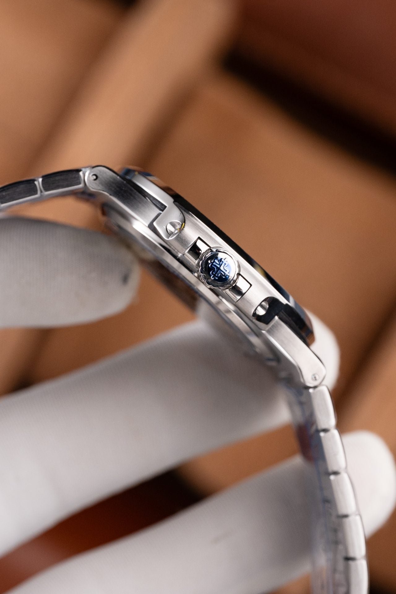 Patek Philippe Nautilus 5711 Tiffany Dial Metal Wire Watch 40mm - Image 8