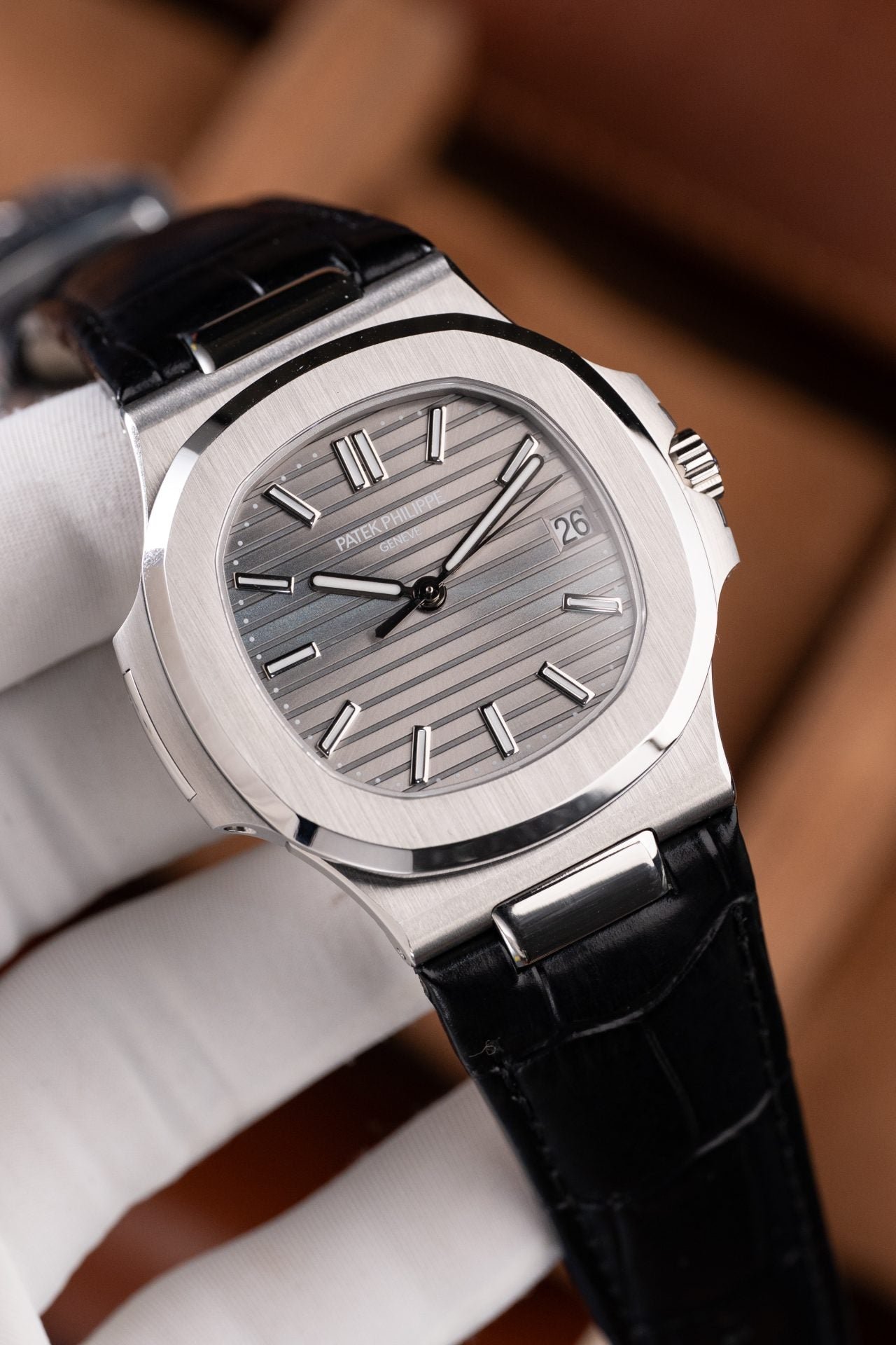 Patek Philippe Nautilus 5711 Watch Gray Dial Leather Strap 40mm - Image 2