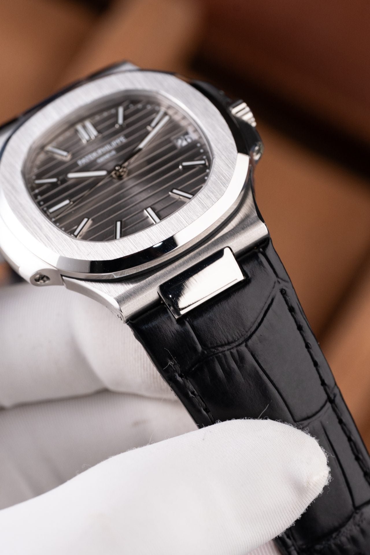 Patek Philippe Nautilus 5711 Watch Gray Dial Leather Strap 40mm - Image 4