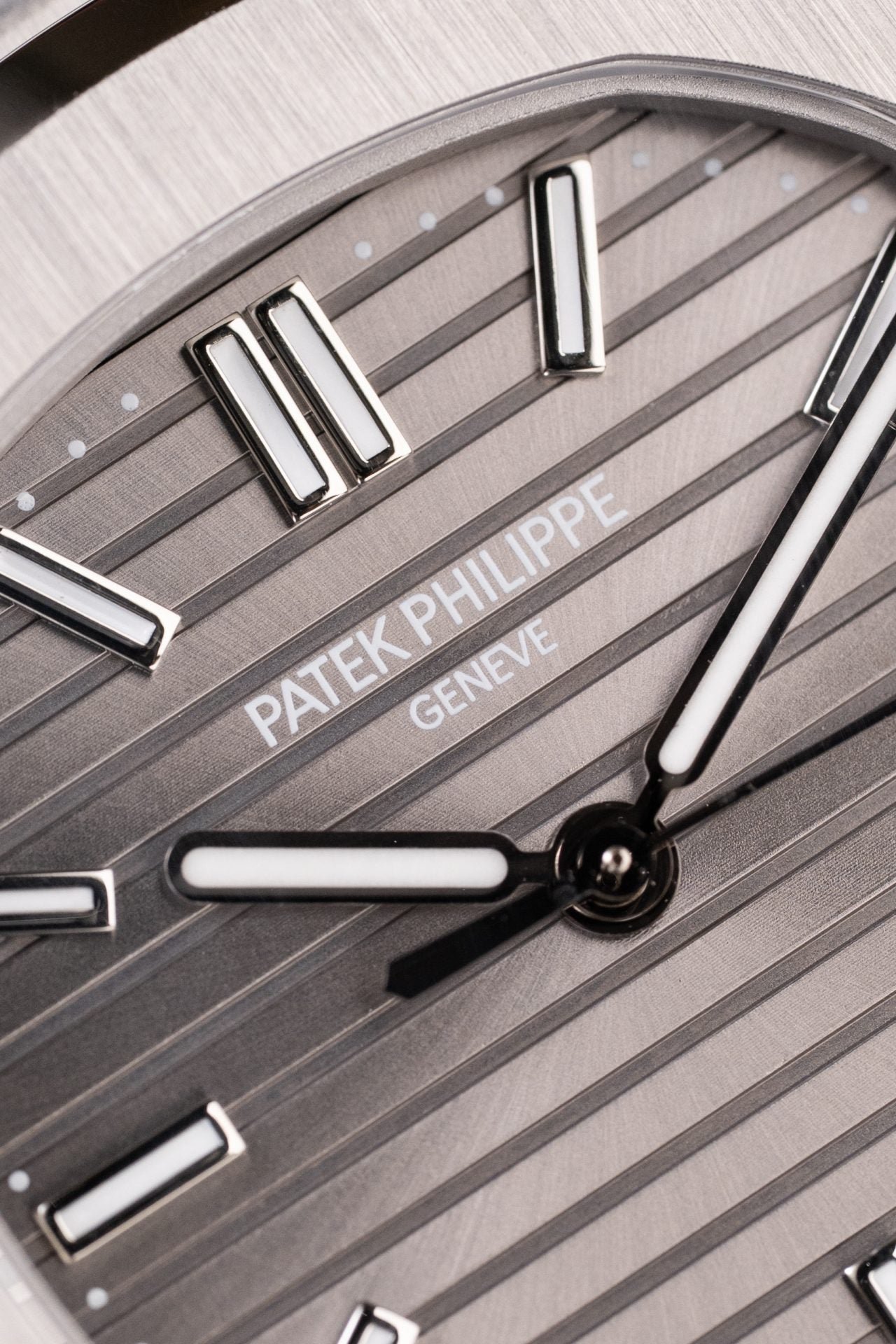 Patek Philippe Nautilus 5711 Watch Gray Dial Leather Strap 40mm - Image 5