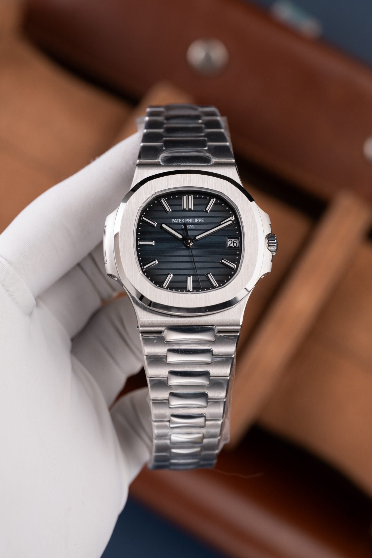 Patek Philippe Nautilus 5711 Watch Blue Dial Metal Wire 40mm