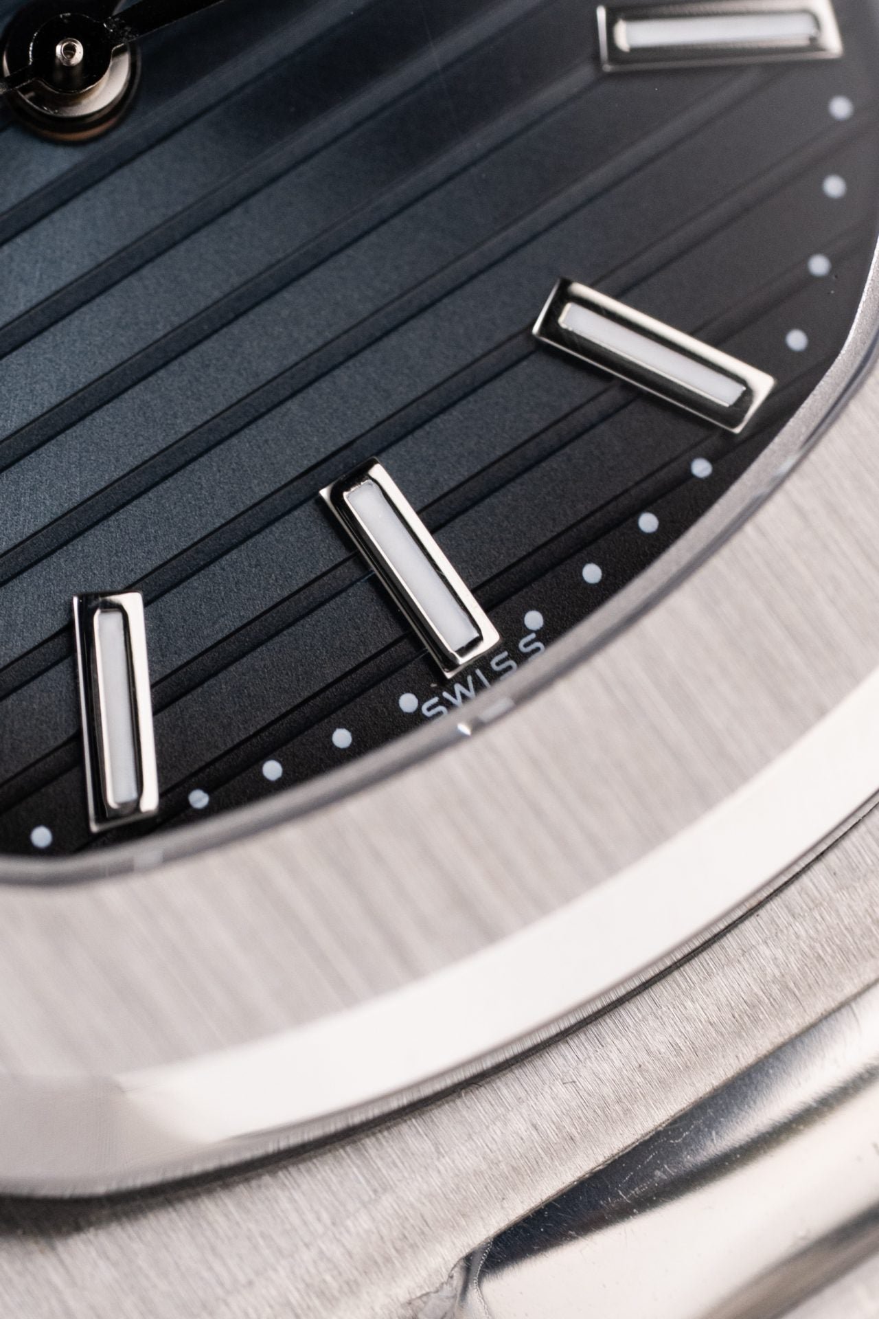 Patek Philippe Nautilus 5711 Watch Blue Dial Metal Wire 40mm - Image 8