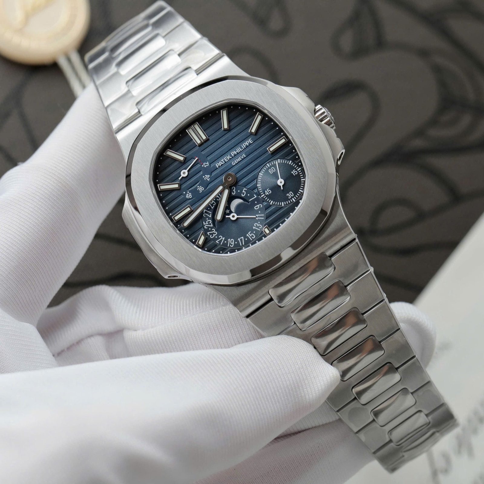 Patek Philippe Nautilus 5712 Watch Blue Dial Engraving Machine 40mm - Image 2