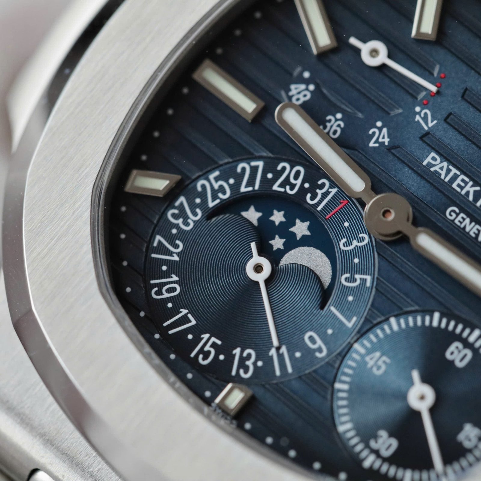 Patek Philippe Nautilus 5712 Watch Blue Dial Engraving Machine 40mm - Image 6