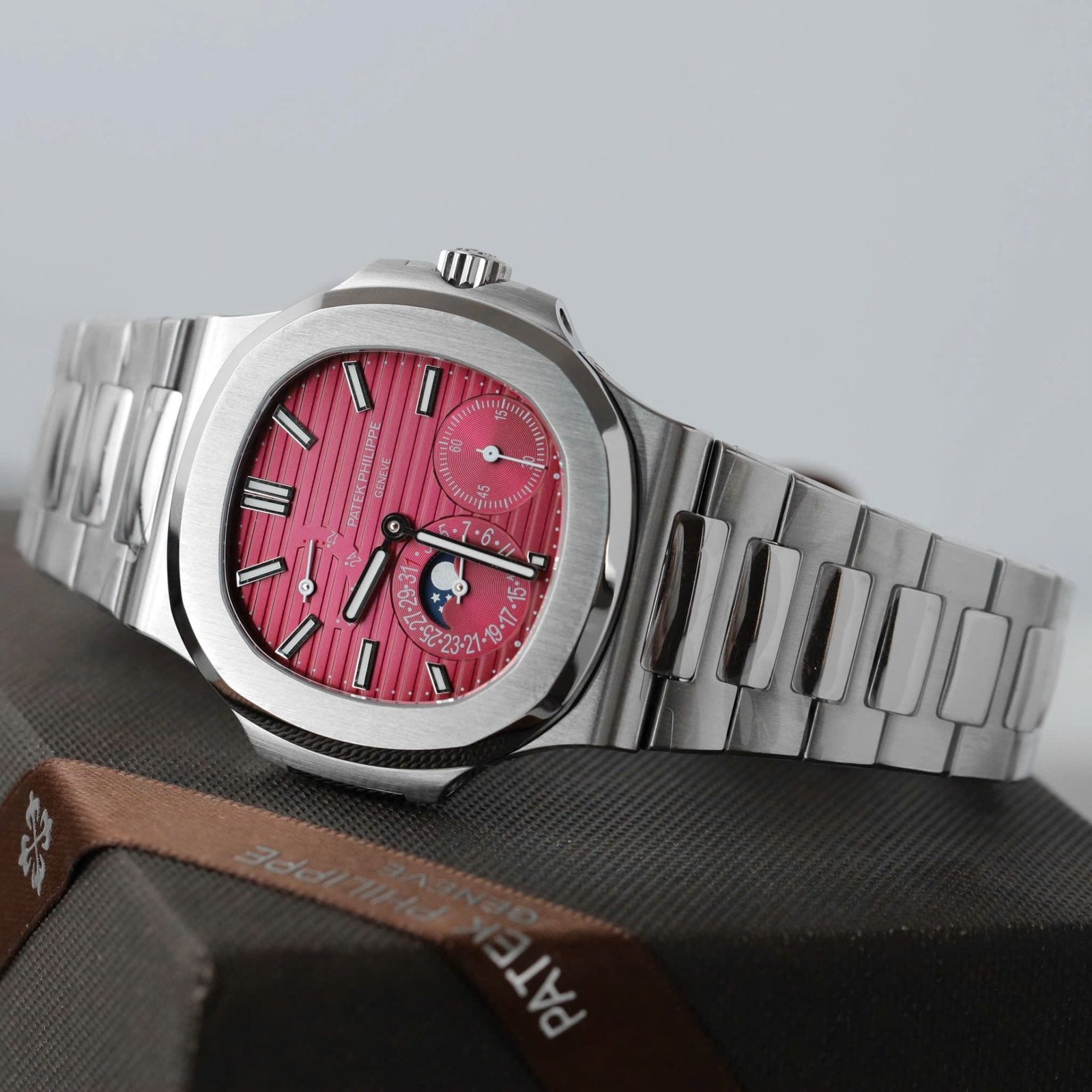 Patek Philippe Nautilus 5712 Watch Cherry Dial Metal Strap 40mm - Image 2