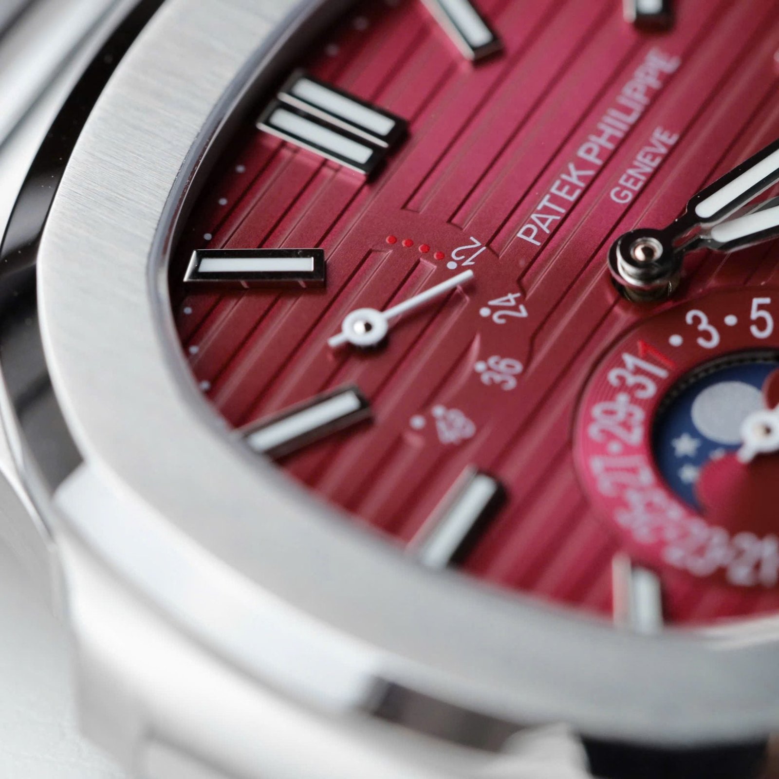 Patek Philippe Nautilus 5712 Watch Cherry Dial Metal Strap 40mm - Image 4