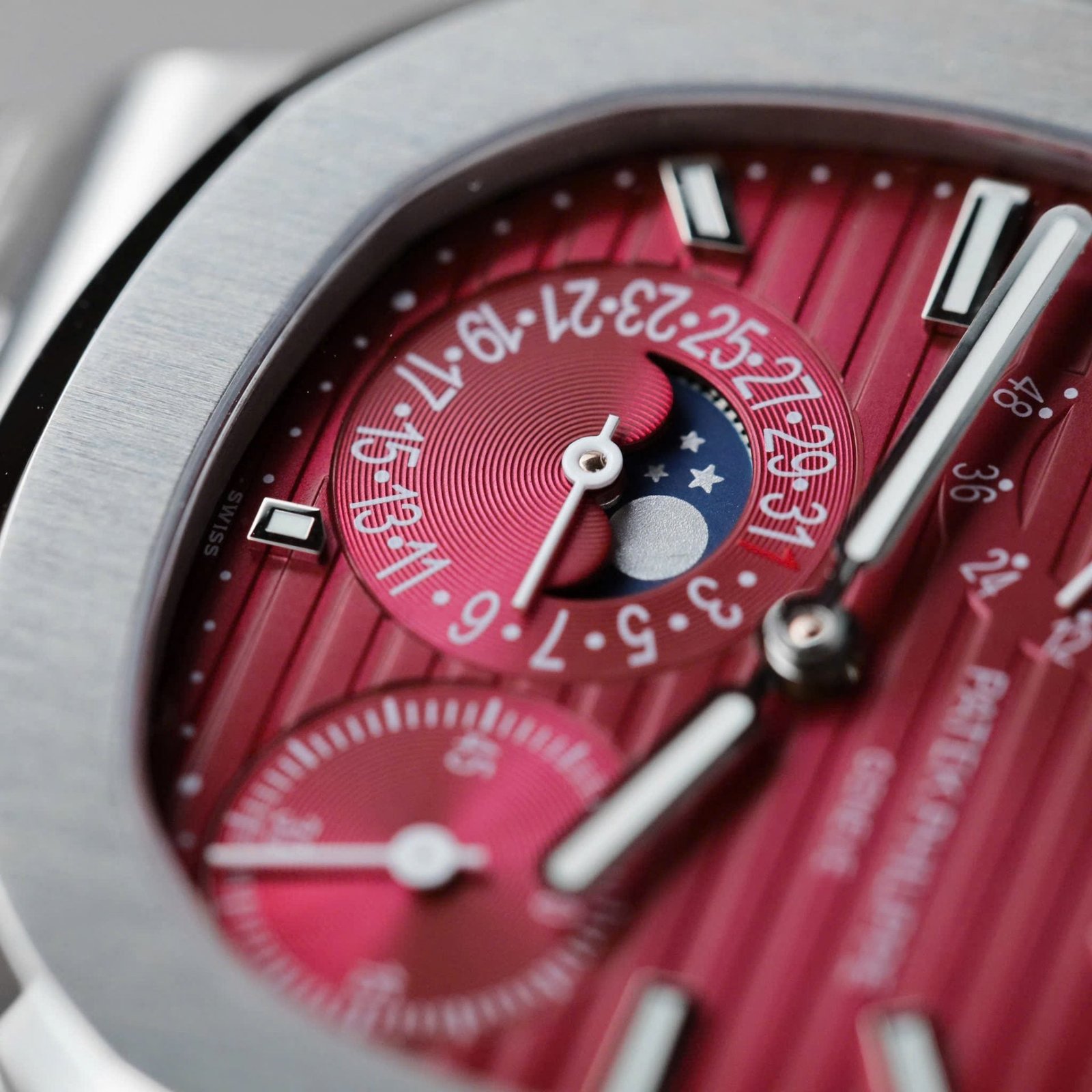 Patek Philippe Nautilus 5712 Watch Cherry Dial Metal Strap 40mm - Image 5