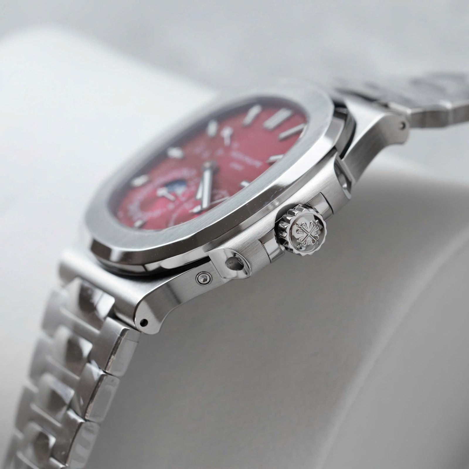 Patek Philippe Nautilus 5712 Watch Cherry Dial Metal Strap 40mm - Image 6