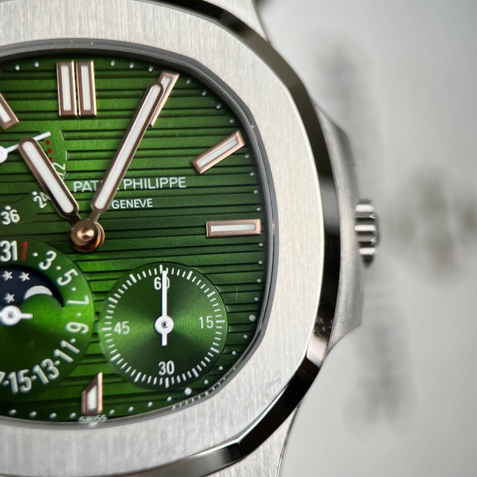 Patek Philippe Nautilus 5712 Watch Green Dial 40mm - Image 10